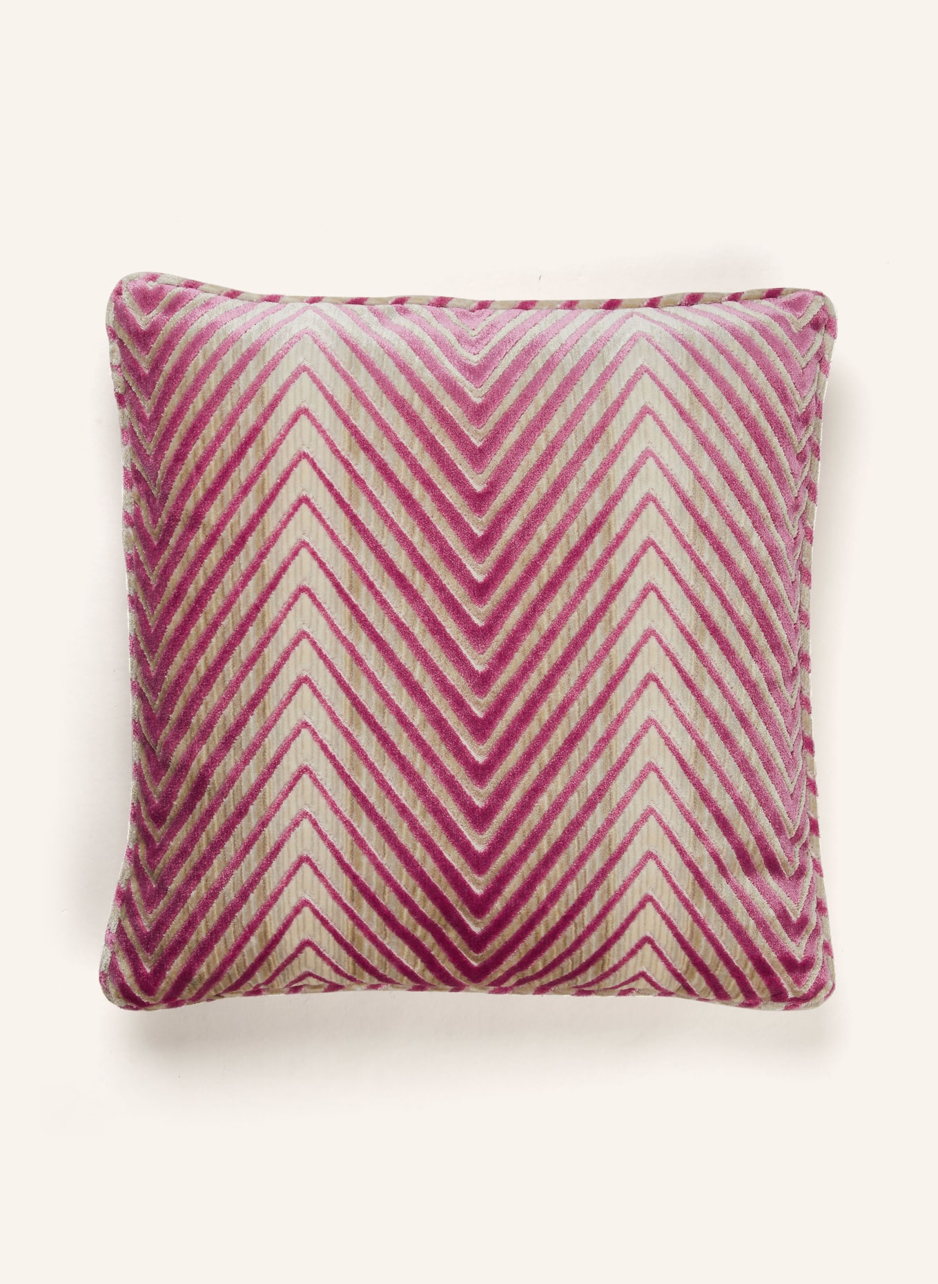 MISSONI Home Dekokissen ZIGGY aus Samt mit Daunenfüllung, Farbe: ROSA/ BEIGE (Bild 2)