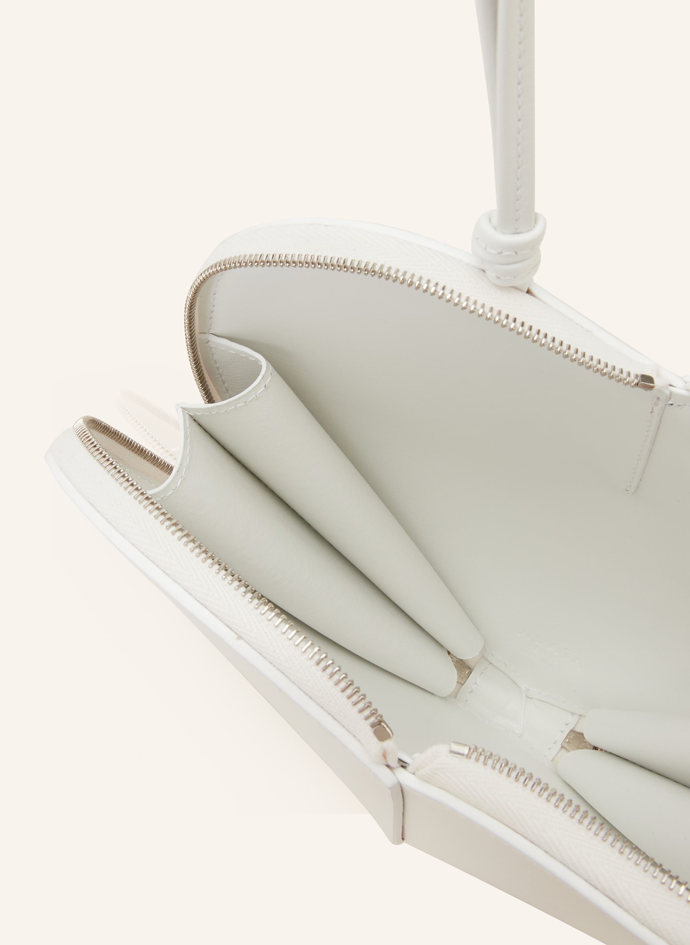 ALAÏA Crossbody bag LE COEUR, Color: WHITE (Image 3)