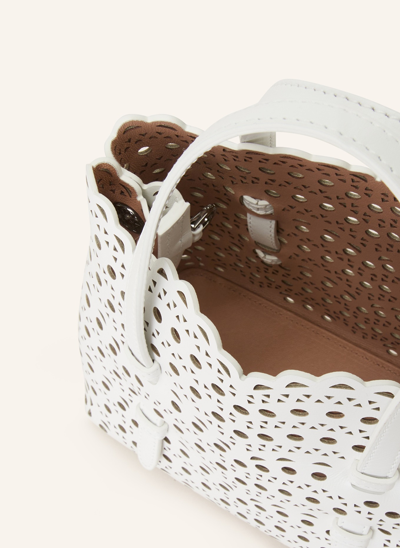 ALAÏA Handbag MINA 20 with pouch, Color: WHITE (Image 3)