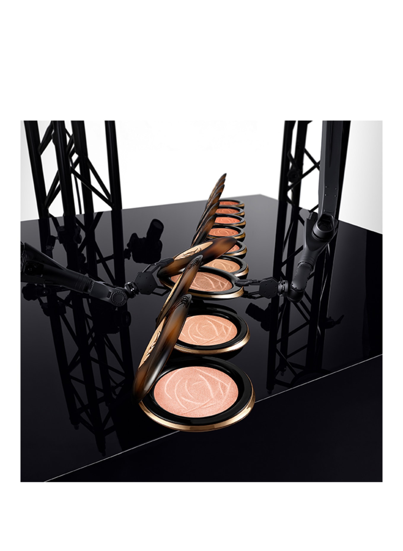 LANCÔME TEINT IDOLE ULTRA WEAR C.E. SKIN TRANSFORMING BRONZER: 05 TAN