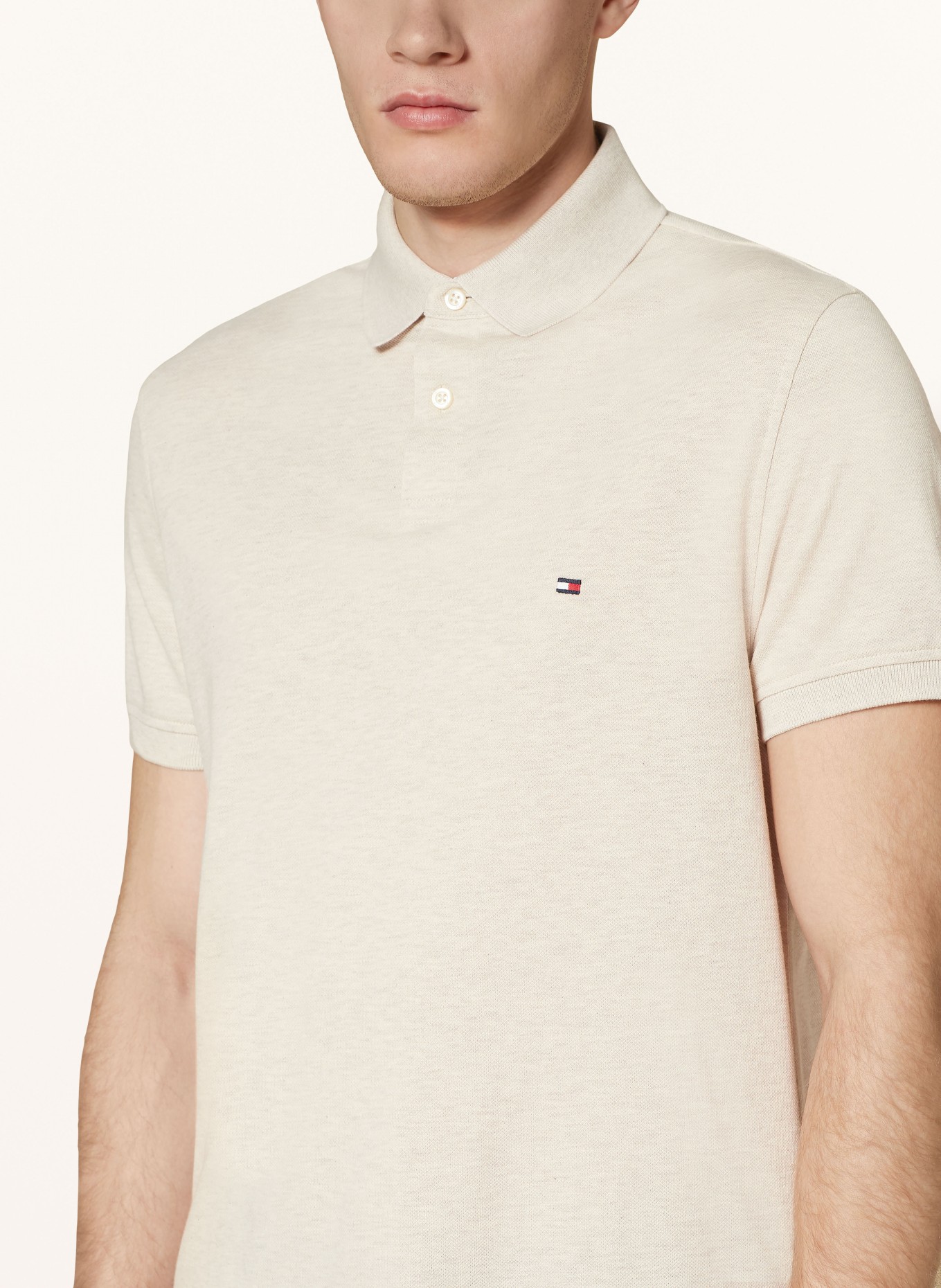 TOMMY HILFIGER Piqué-Poloshirt Regular Fit, Farbe: CREME (Bild 4)