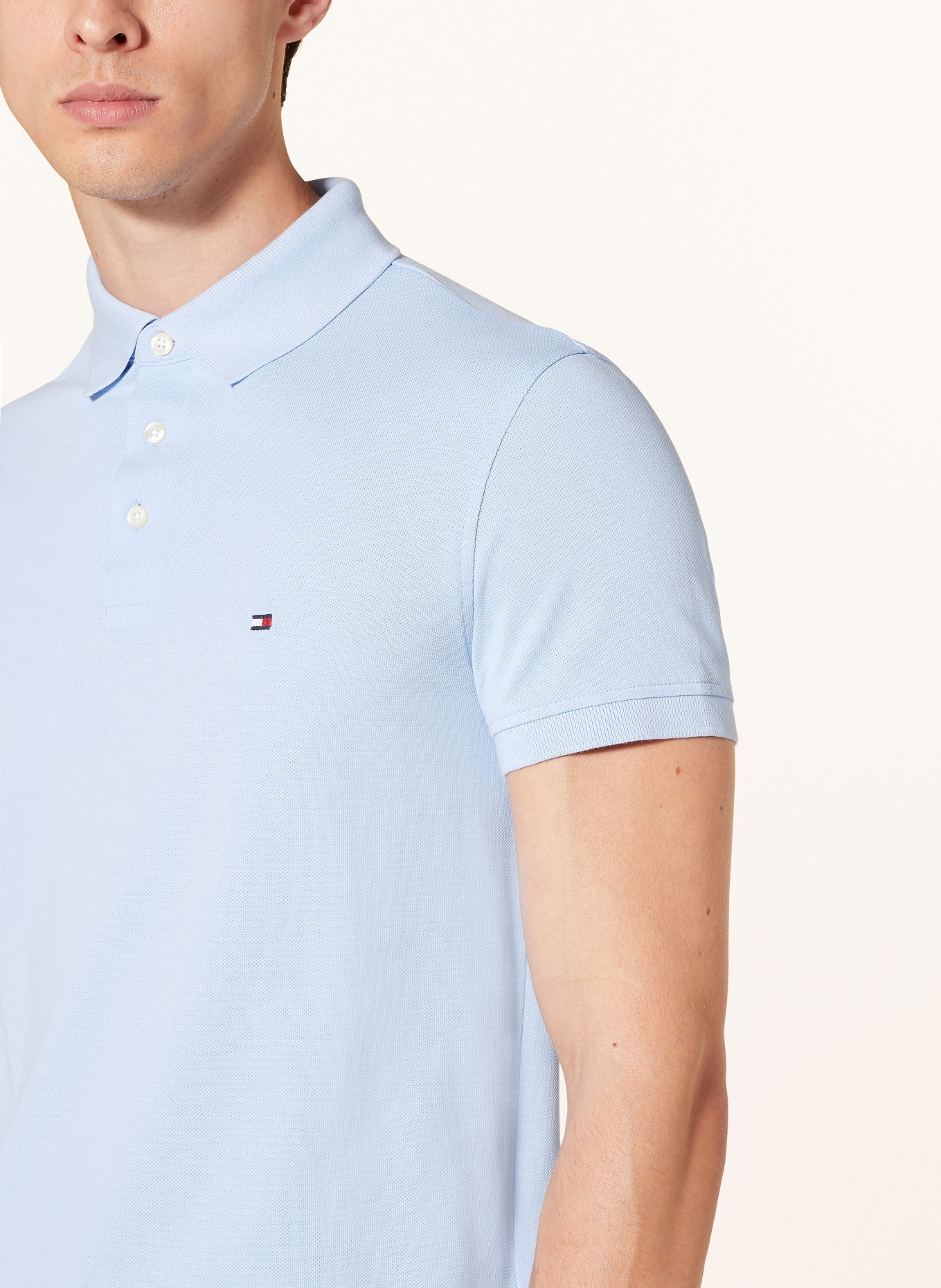 TOMMY HILFIGER Piqué-Poloshirt Slim Fit, Farbe: HELLBLAU (Bild 4)