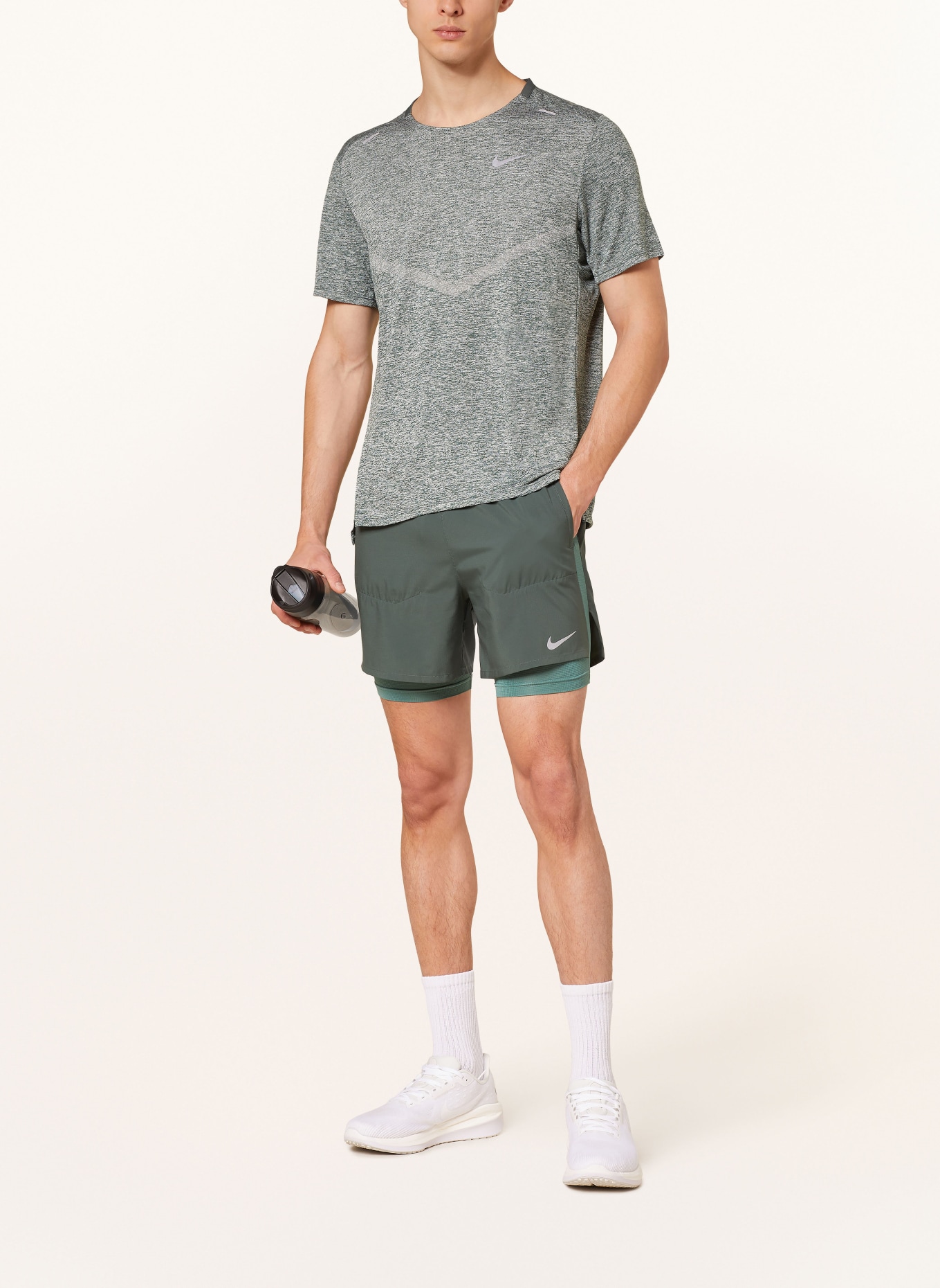 Nike Laufshirt RISE 365, Farbe: GRÜN/ MINT (Bild 2)