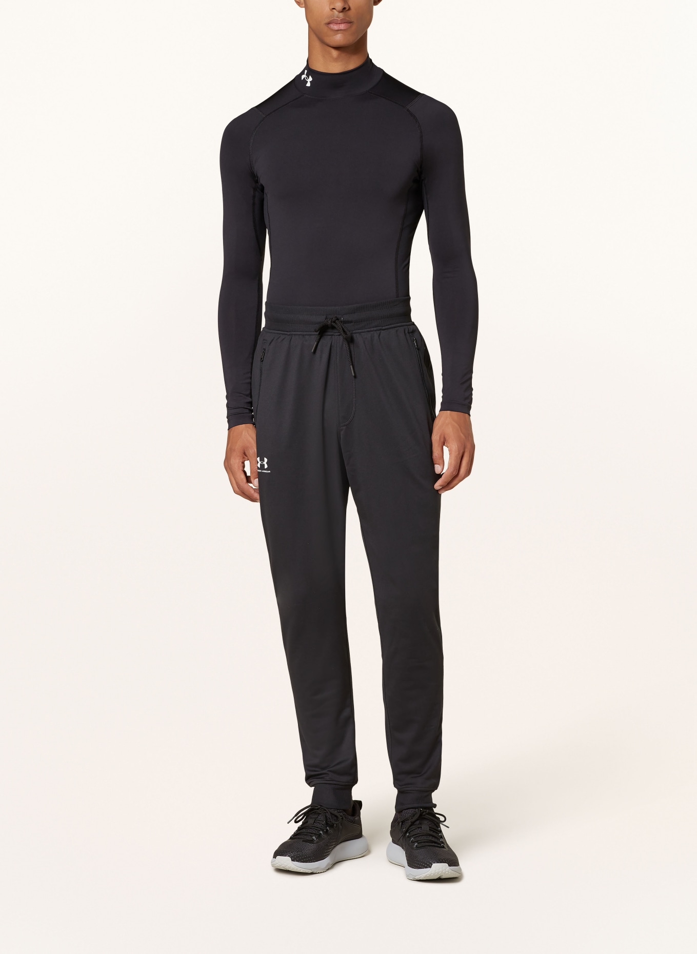 UNDER ARMOUR Longsleeve HEATGEAR® MOCK: SCHWARZ