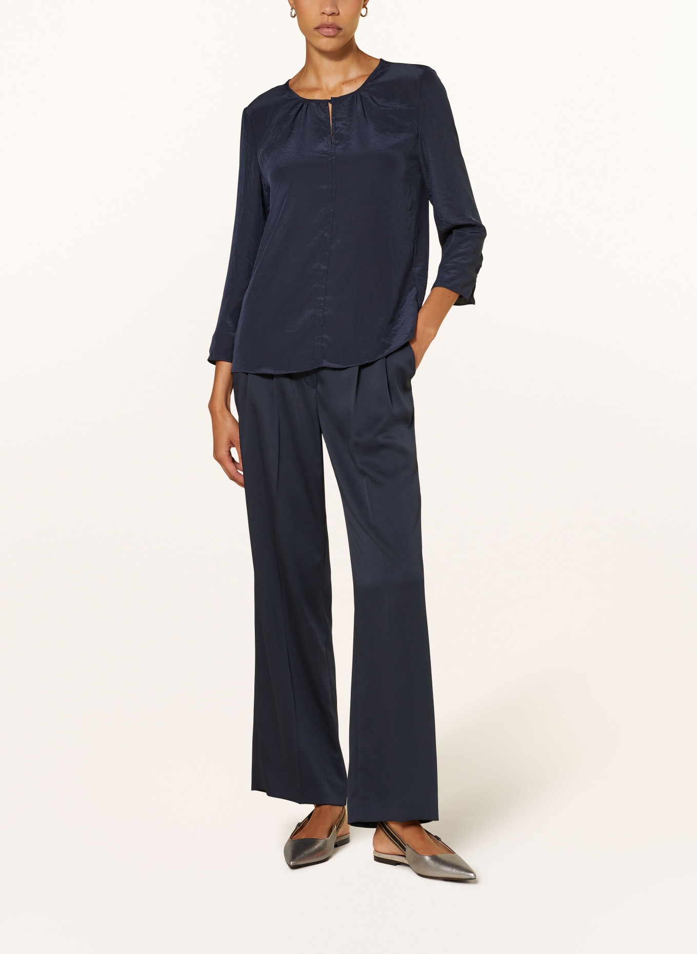 LUISA CERANO Halenka: TMAVĚ MODRÁ