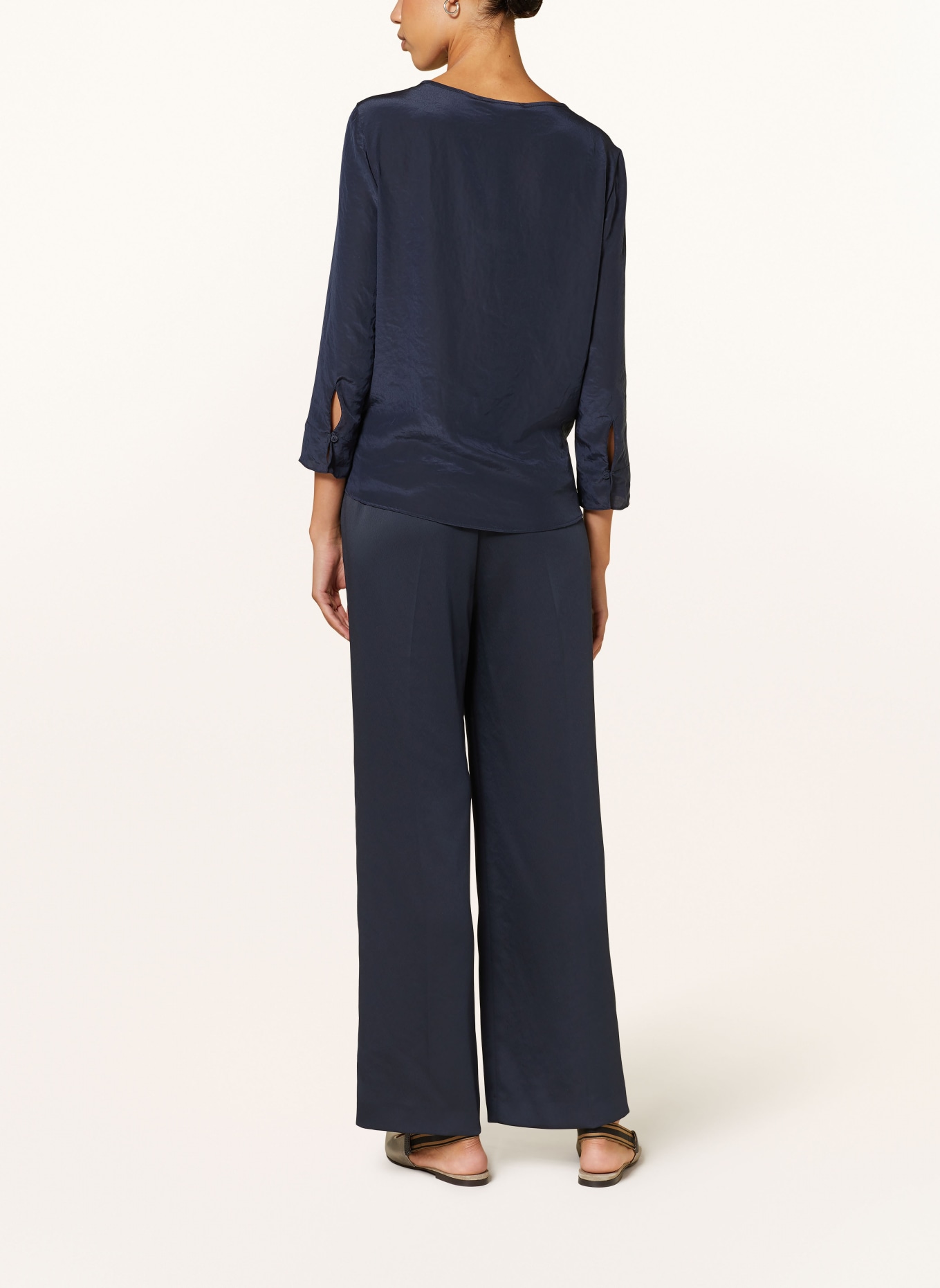 LUISA CERANO Halenka: TMAVĚ MODRÁ