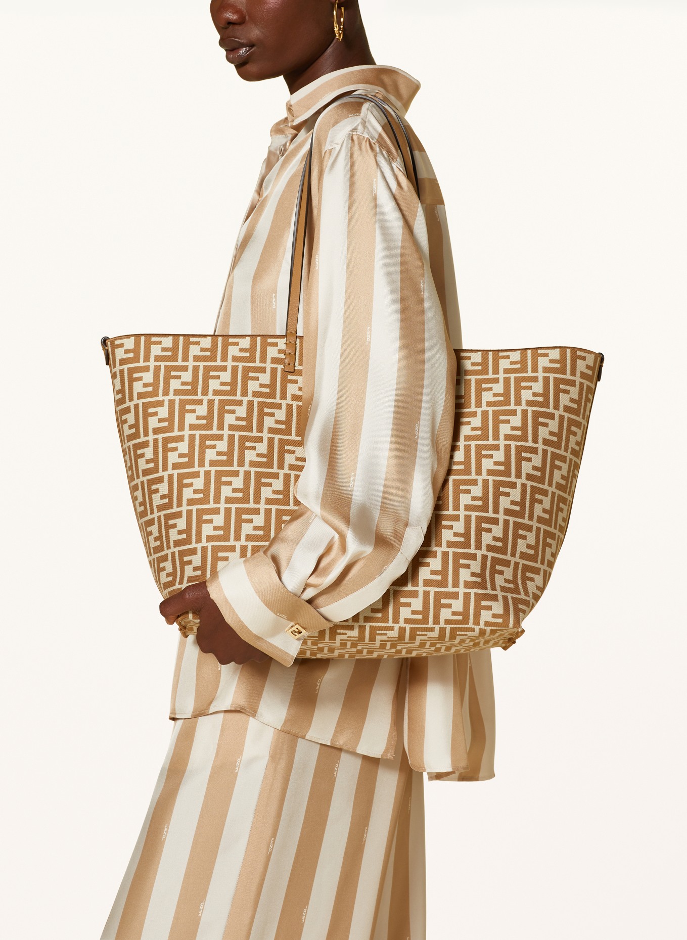 Beige fendi bag clearance