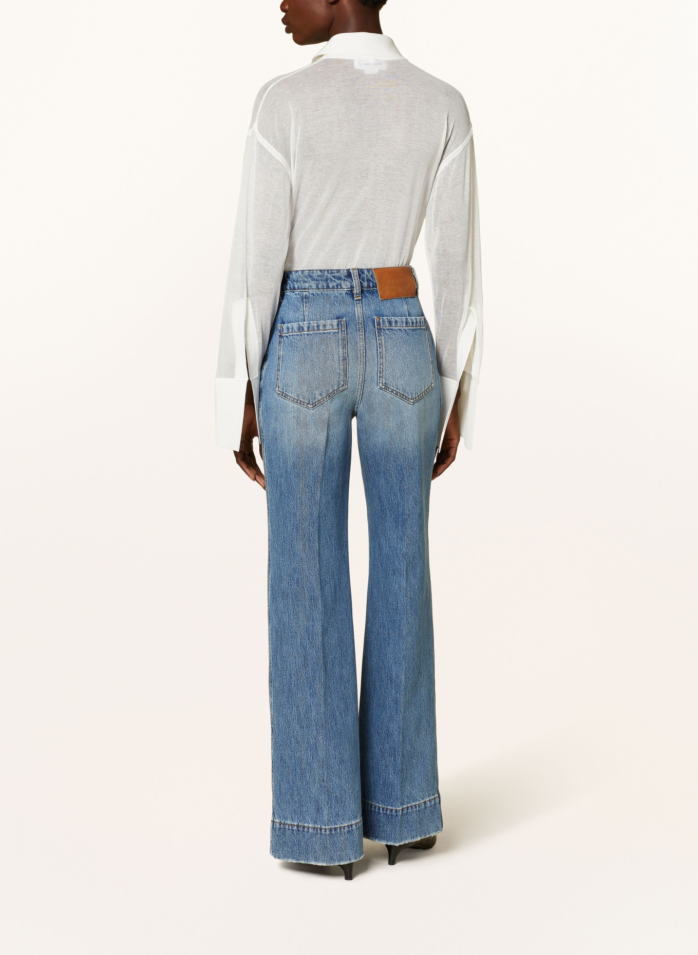 VICTORIABECKHAM Jeansy flare ALINA, Kolor: 8949 WORN BLUE WASH (Obrazek 3)