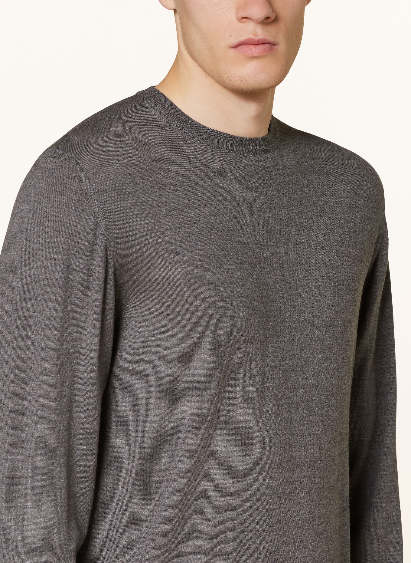 FEDELI Svetr: ŠEDÁ