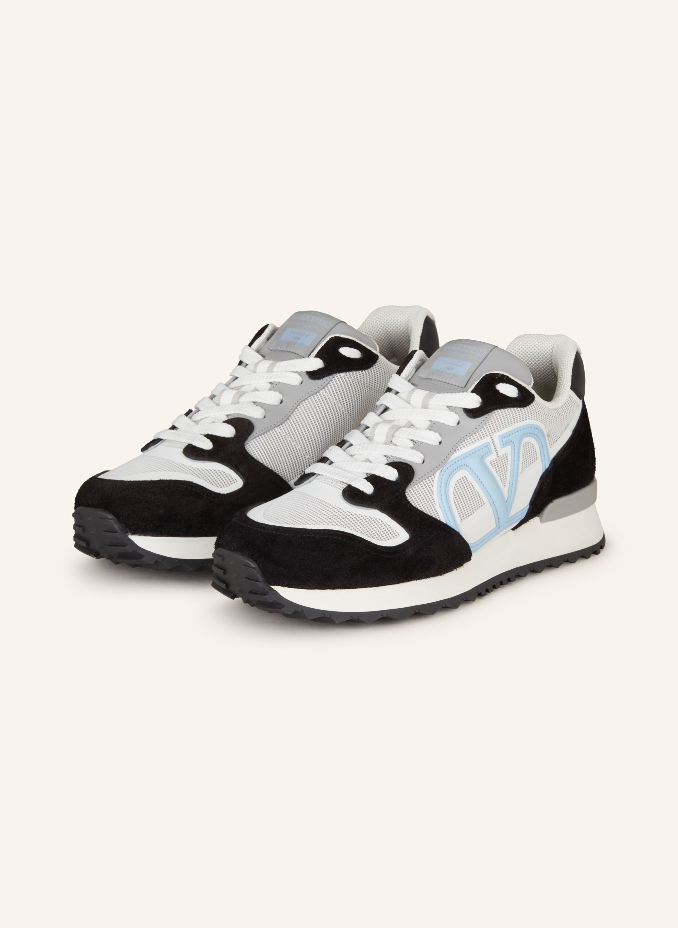 V logo trainers best sale