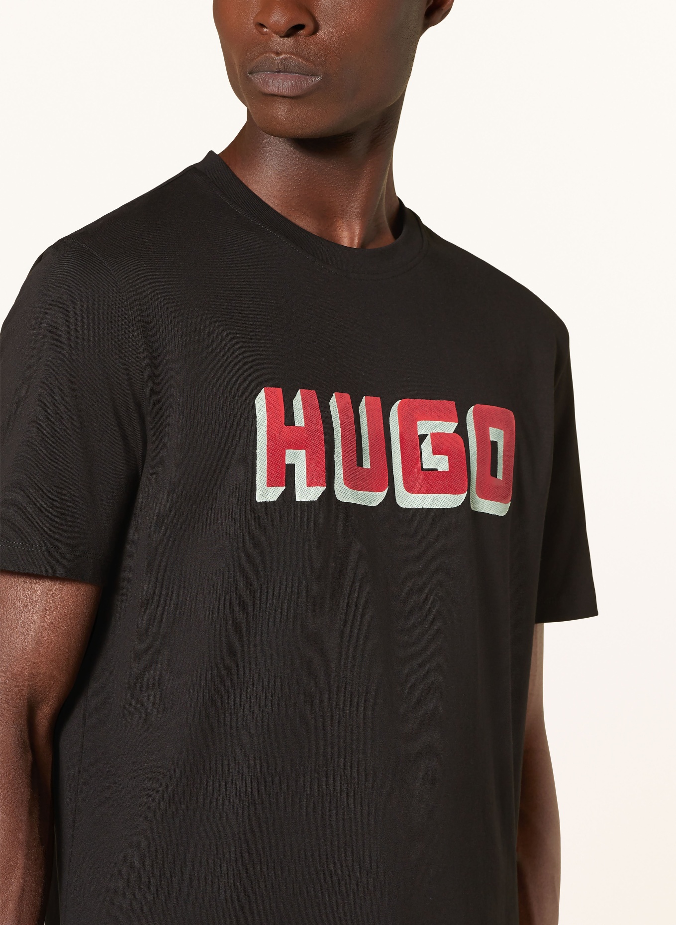 HUGO T-Shirt DAQERIO, Farbe: SCHWARZ/ ROT/ MINT (Bild 4)