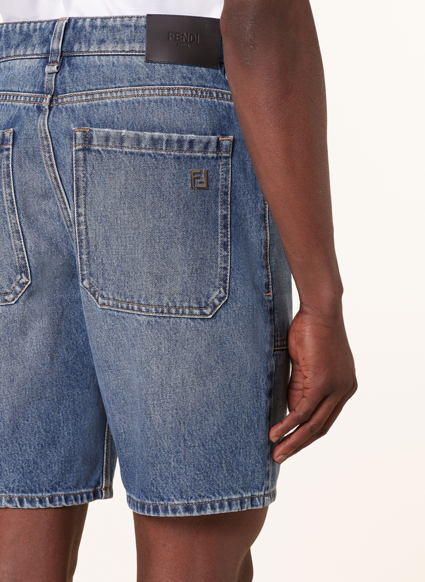 ショーツ FENDI DENIM SHORTS FENDI Baguette Denim Cargo Shorts | Blue | FARFETCH