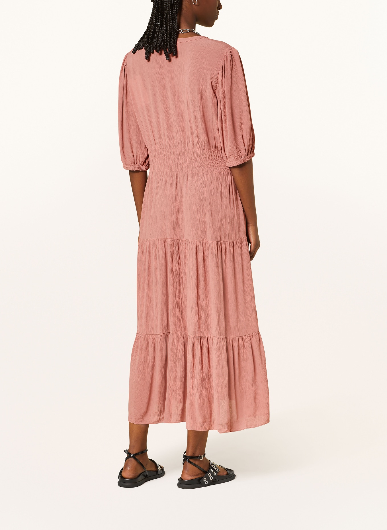 ba&sh Kleid NORMA mit Rüschen: ROSÉ