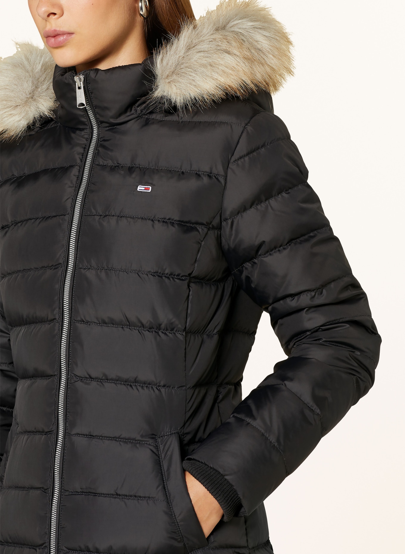 TOMMY JEANS Daunenmantel mit abnehmbarem Kunstfell: SCHWARZ