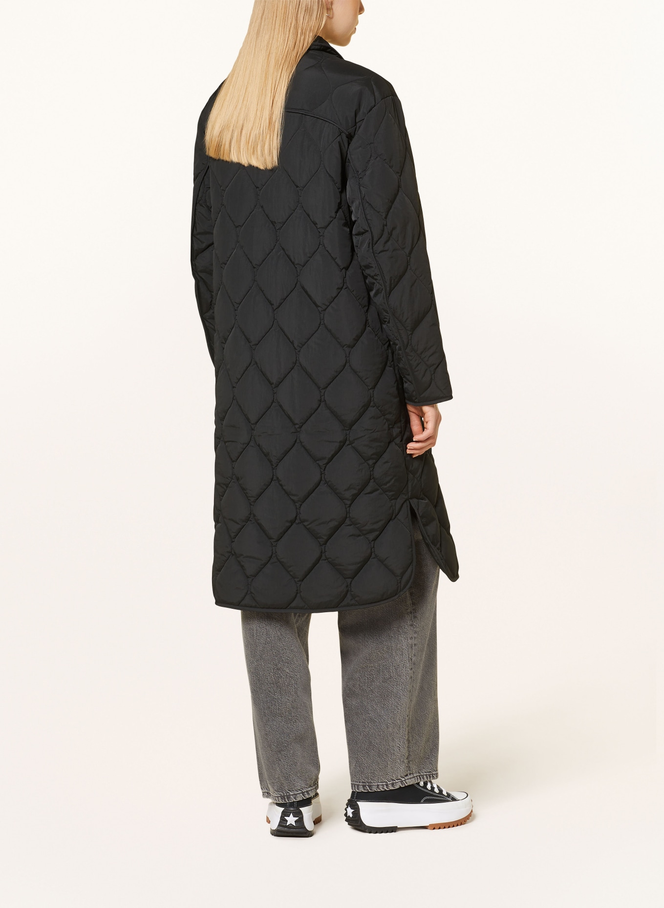 TOMMY JEANS Steppmantel: SCHWARZ