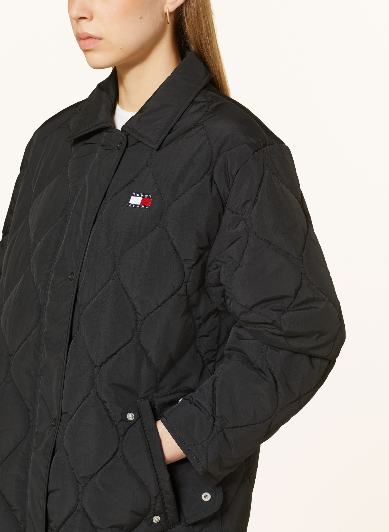 TOMMY JEANS Steppmantel: SCHWARZ