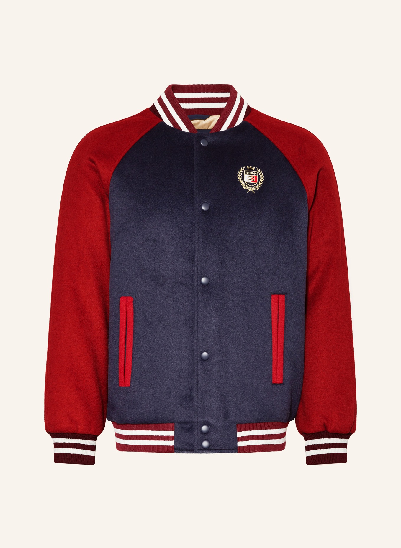 TOMMY JEANS College Jacke in dunkelblau dunkelrot