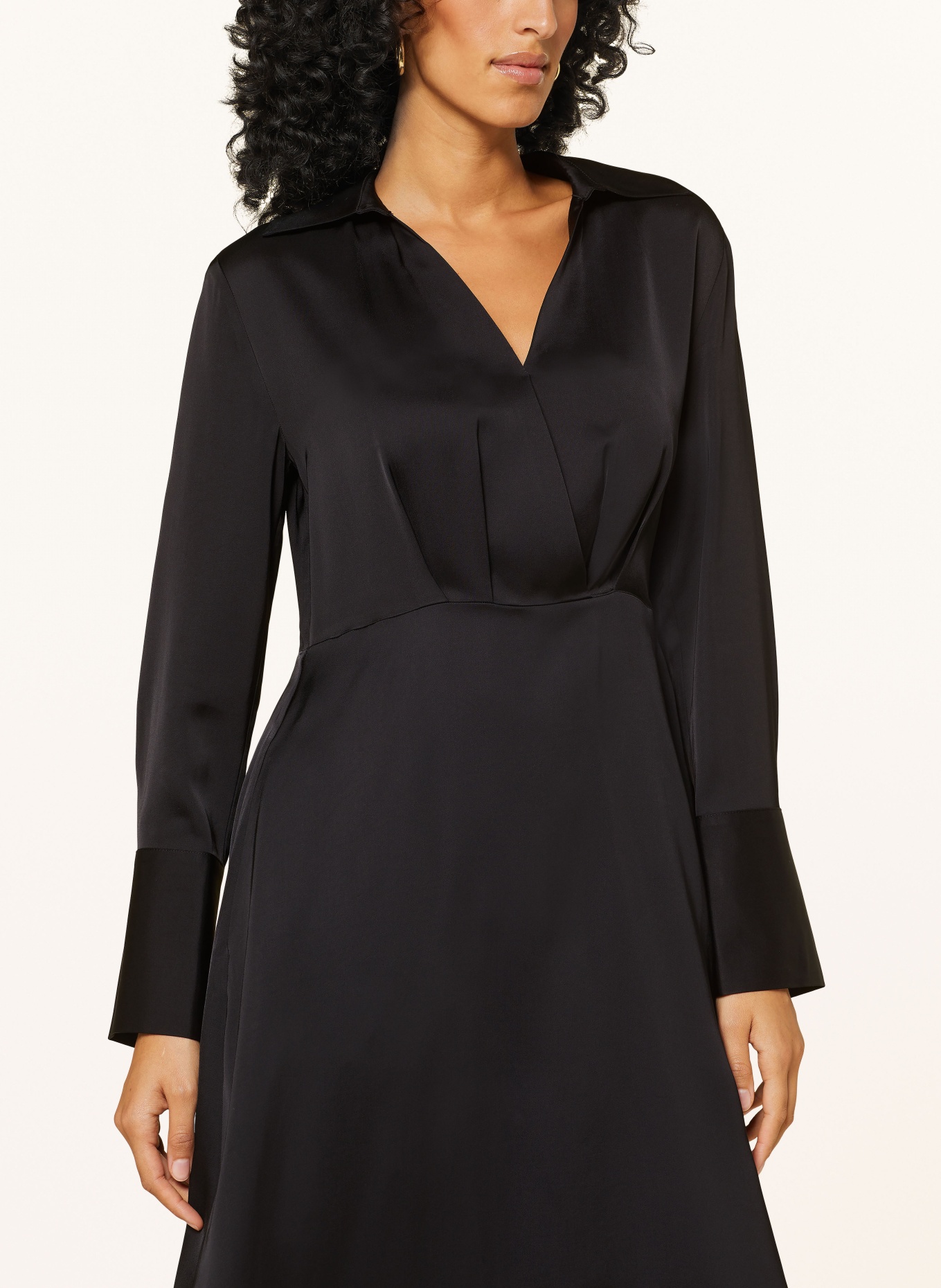 MRS & HUGS Satinkleid: SCHWARZ