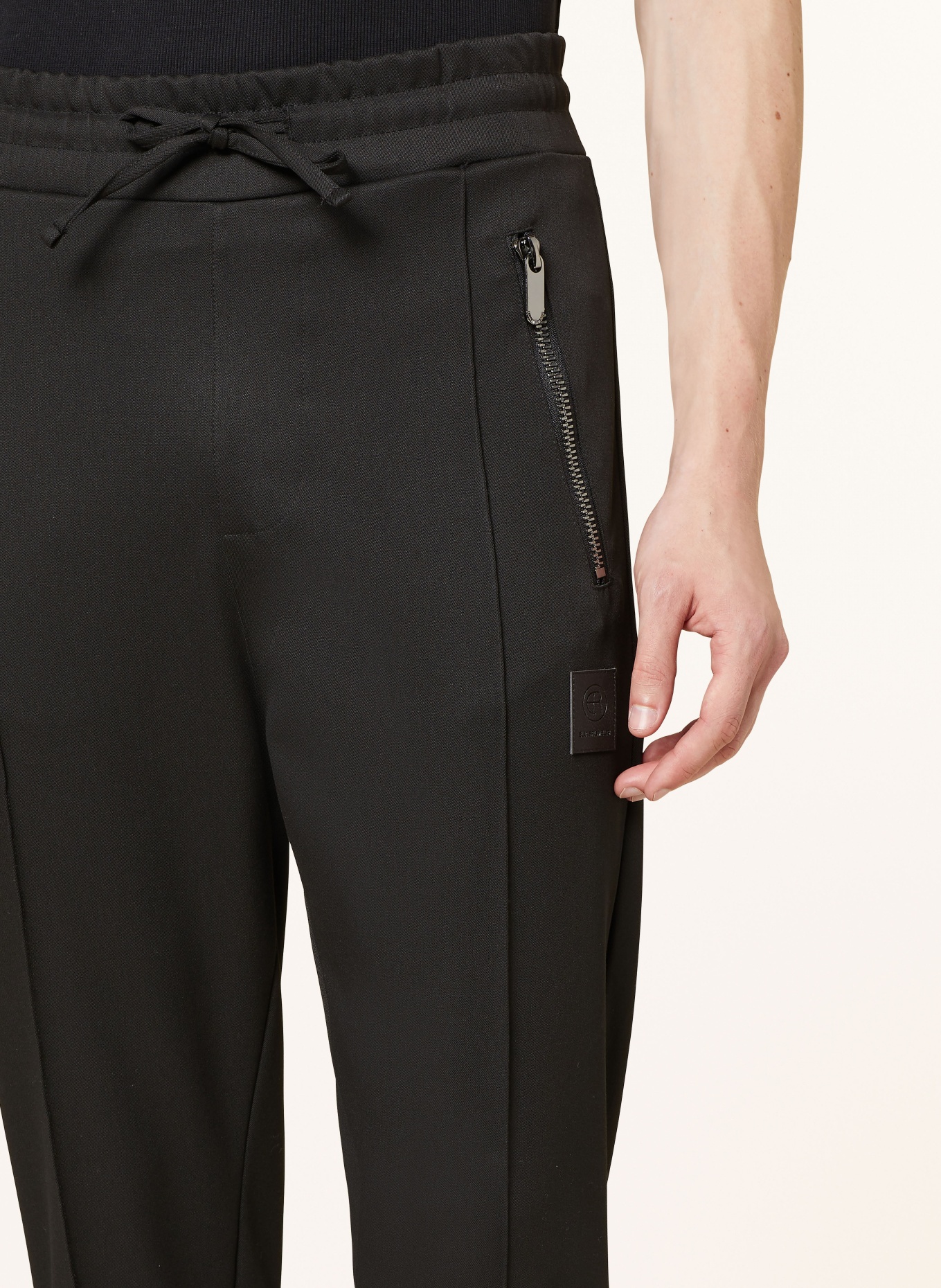 ELIAS RUMELIS Hose ERMILAN im Jogging-Stil Tapered Fit, Farbe: SCHWARZ (Bild 5)