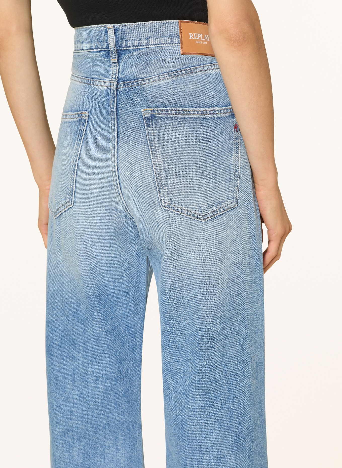 REPLAY Straight jeans MELJA, Color: 009 MEDIUM BLUE (Image 5)