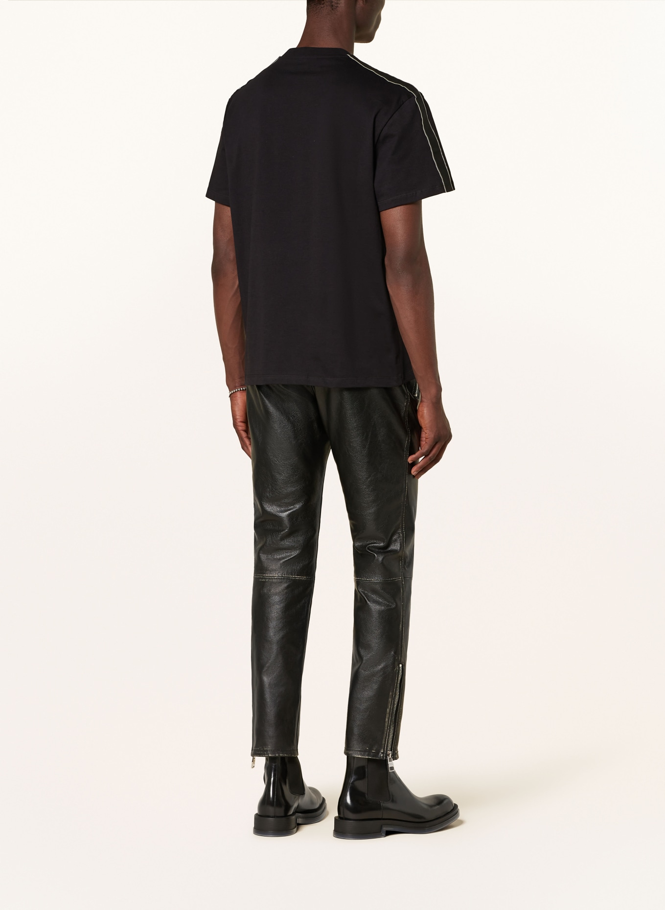 McQUEEN T-shirt z lampasami: CZARNY