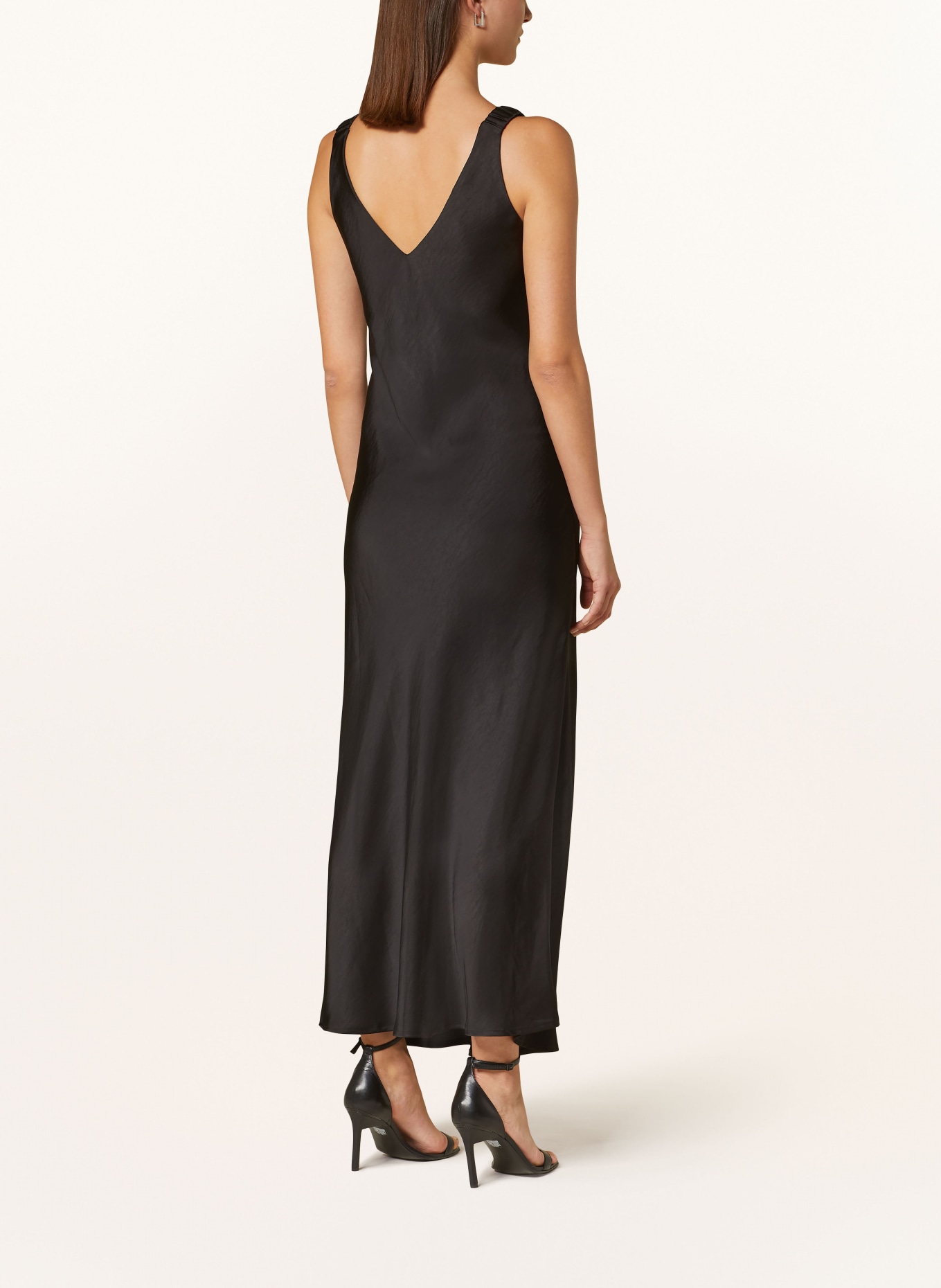 NEO NOIR Robe en satin ZAKIA: NOIR