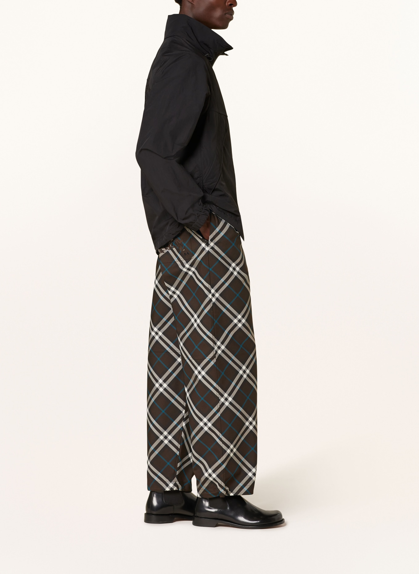 BURBERRY Spodnie oversized fit: CIEMNOBRĄZOWY / BIAŁY / PETROL