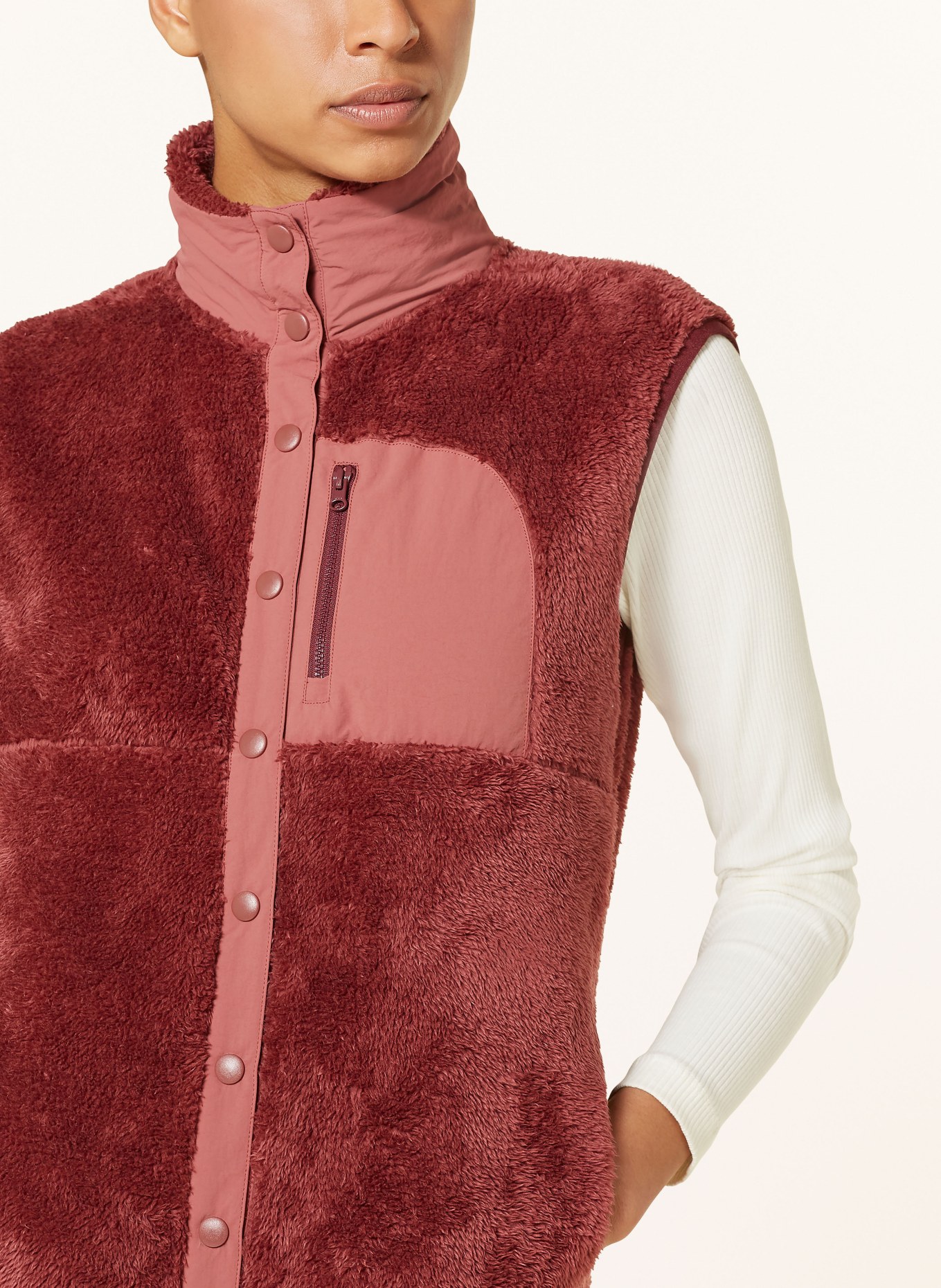 me°ru' NUNAVUT fleece vest, Color: DARK RED (Image 4)