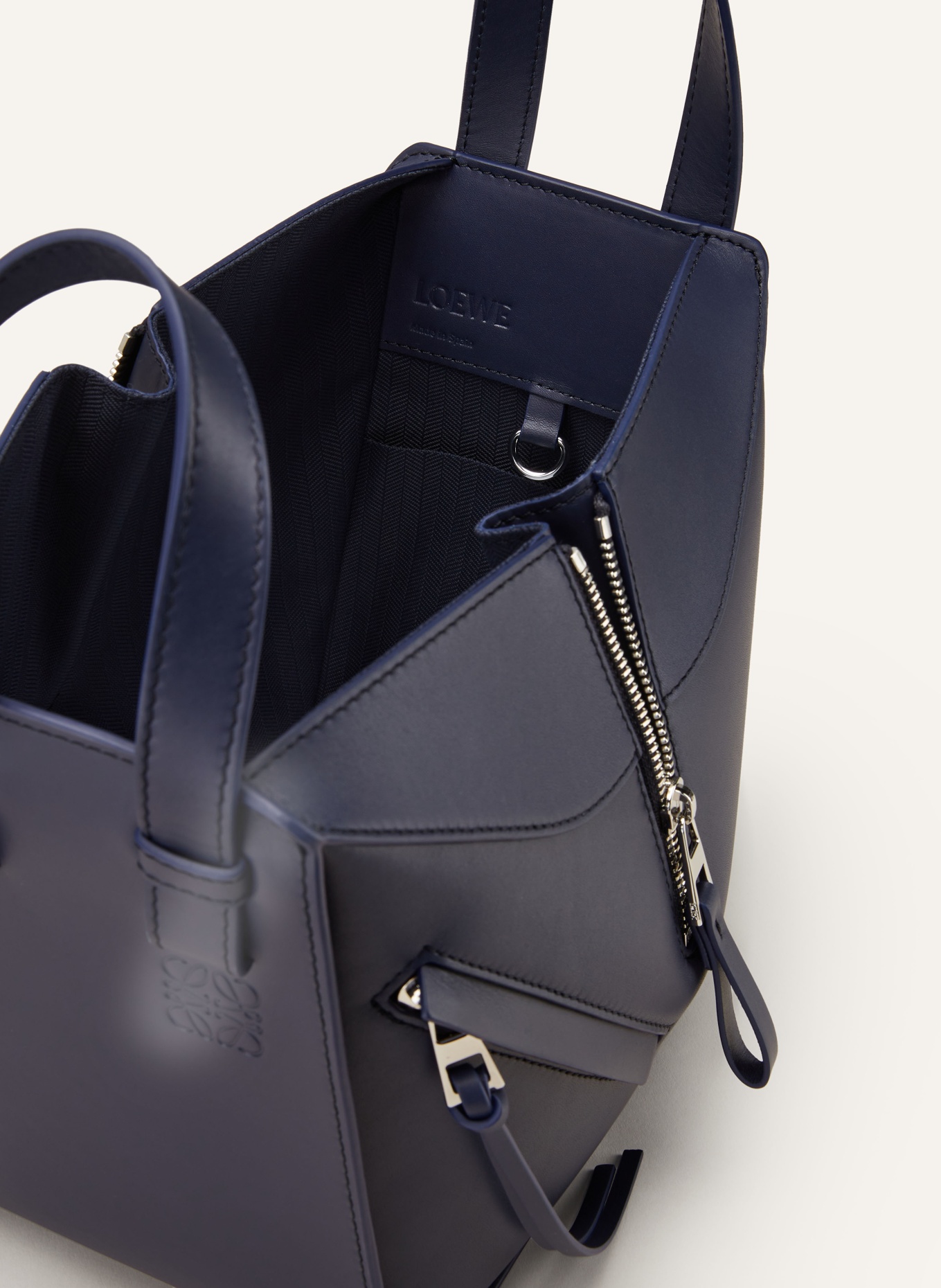 LOEWE Handtasche HAMMOCK: DUNKELBLAU