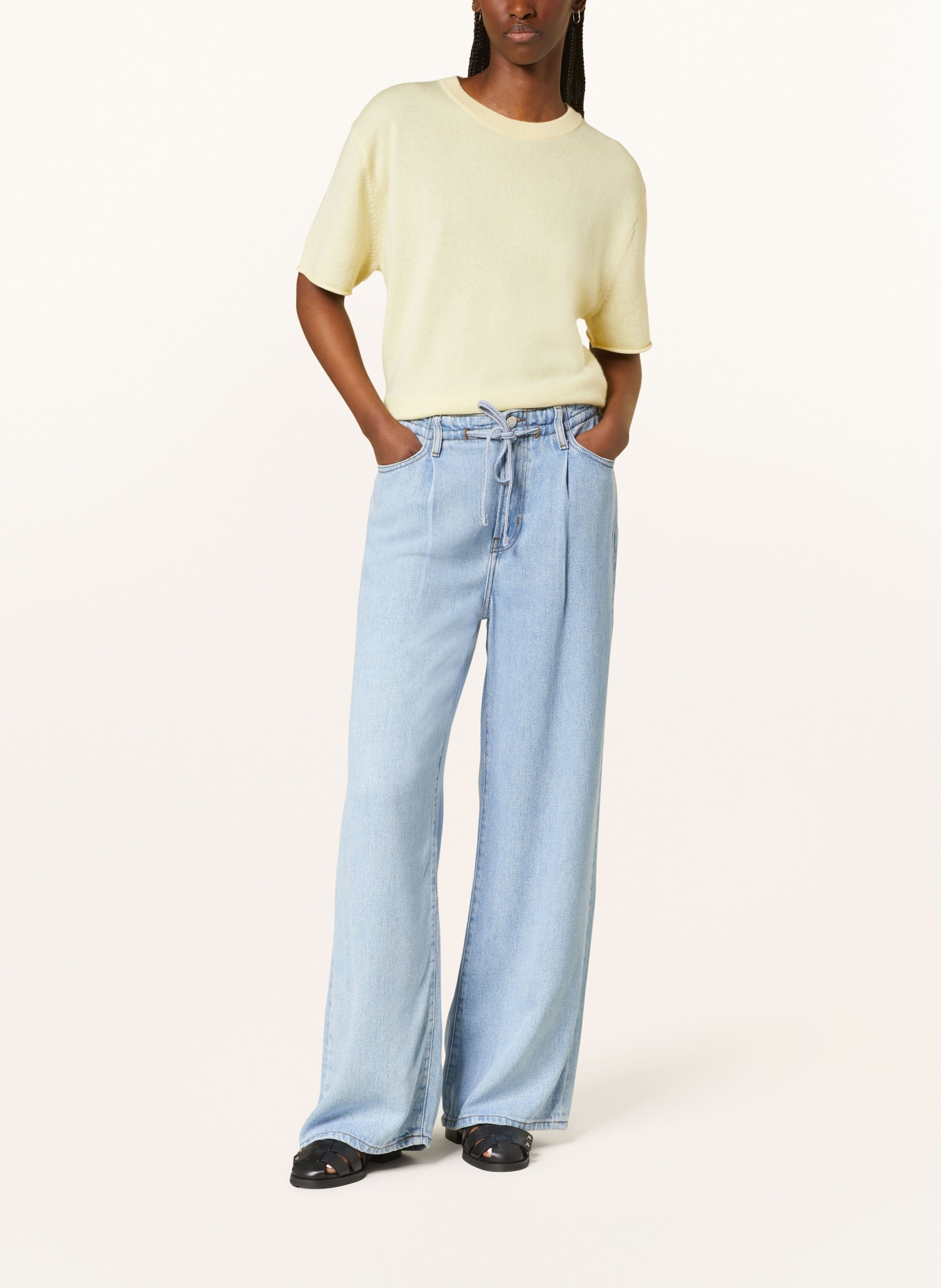 FRAME Straight Jeans: CALA CALABRIA