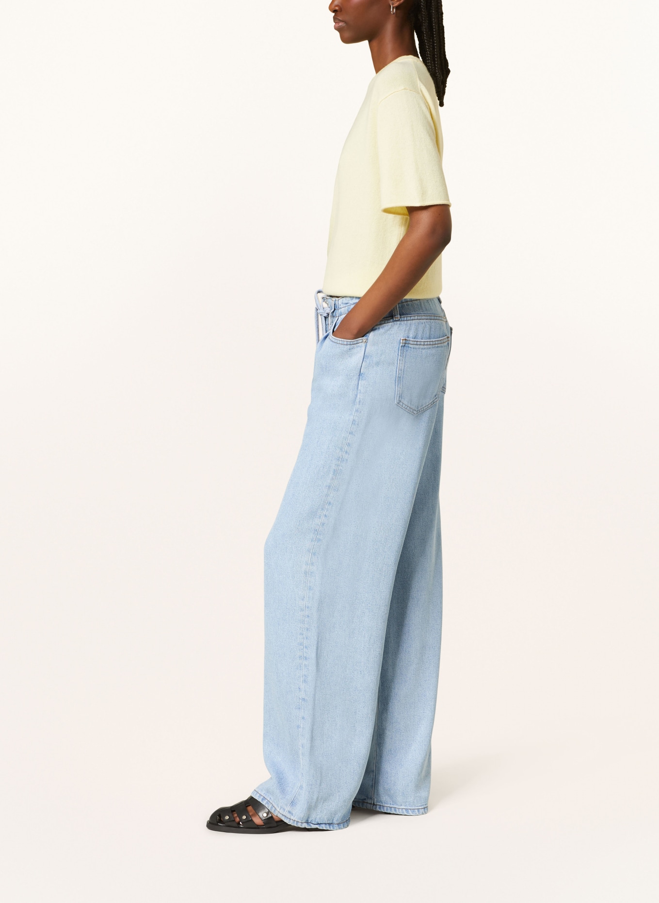 FRAME Straight Jeans: CALA CALABRIA