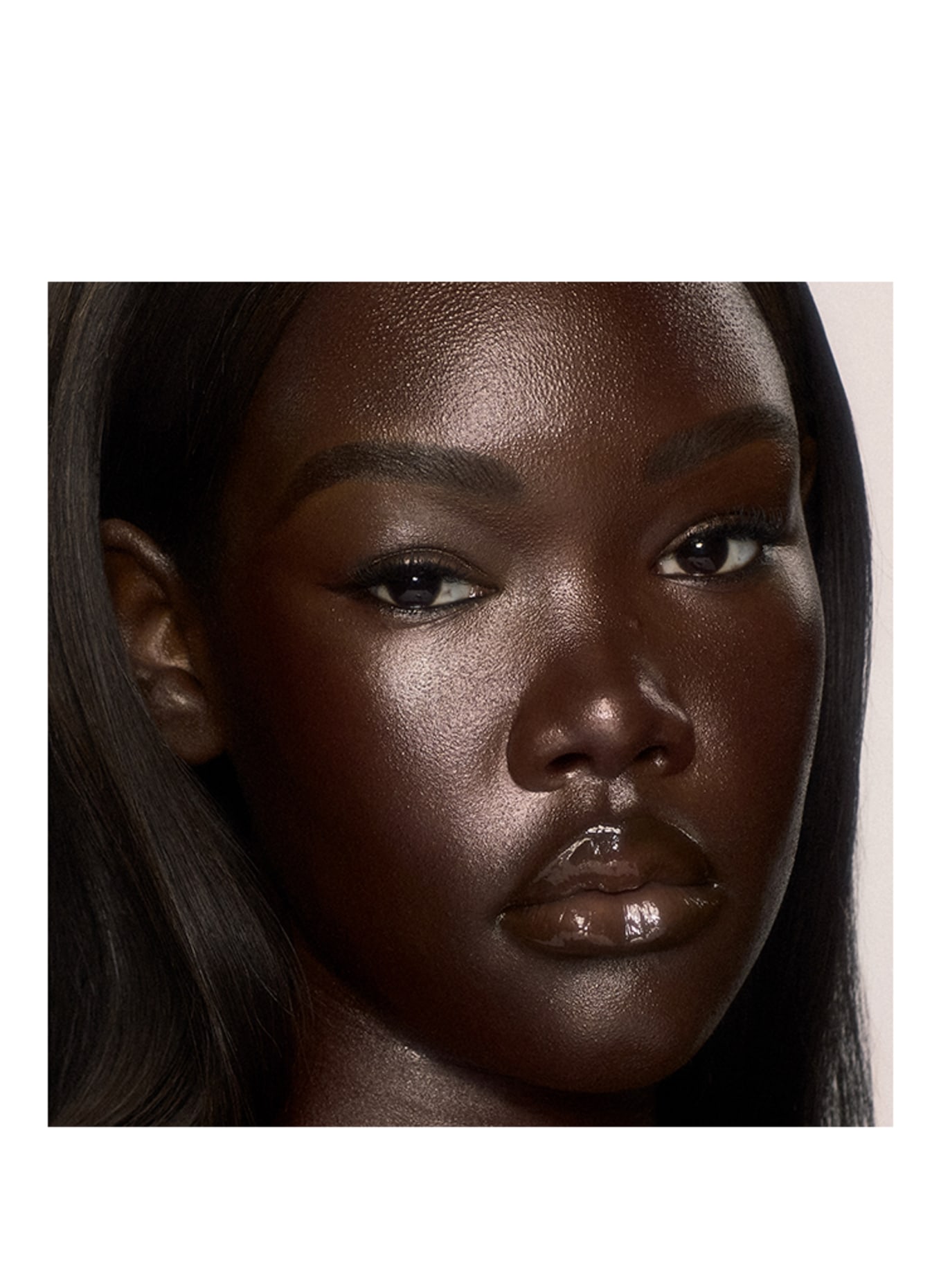 Charlotte Tilbury UNREAL SKIN SHEER GLOW TINT: 17 DEEP