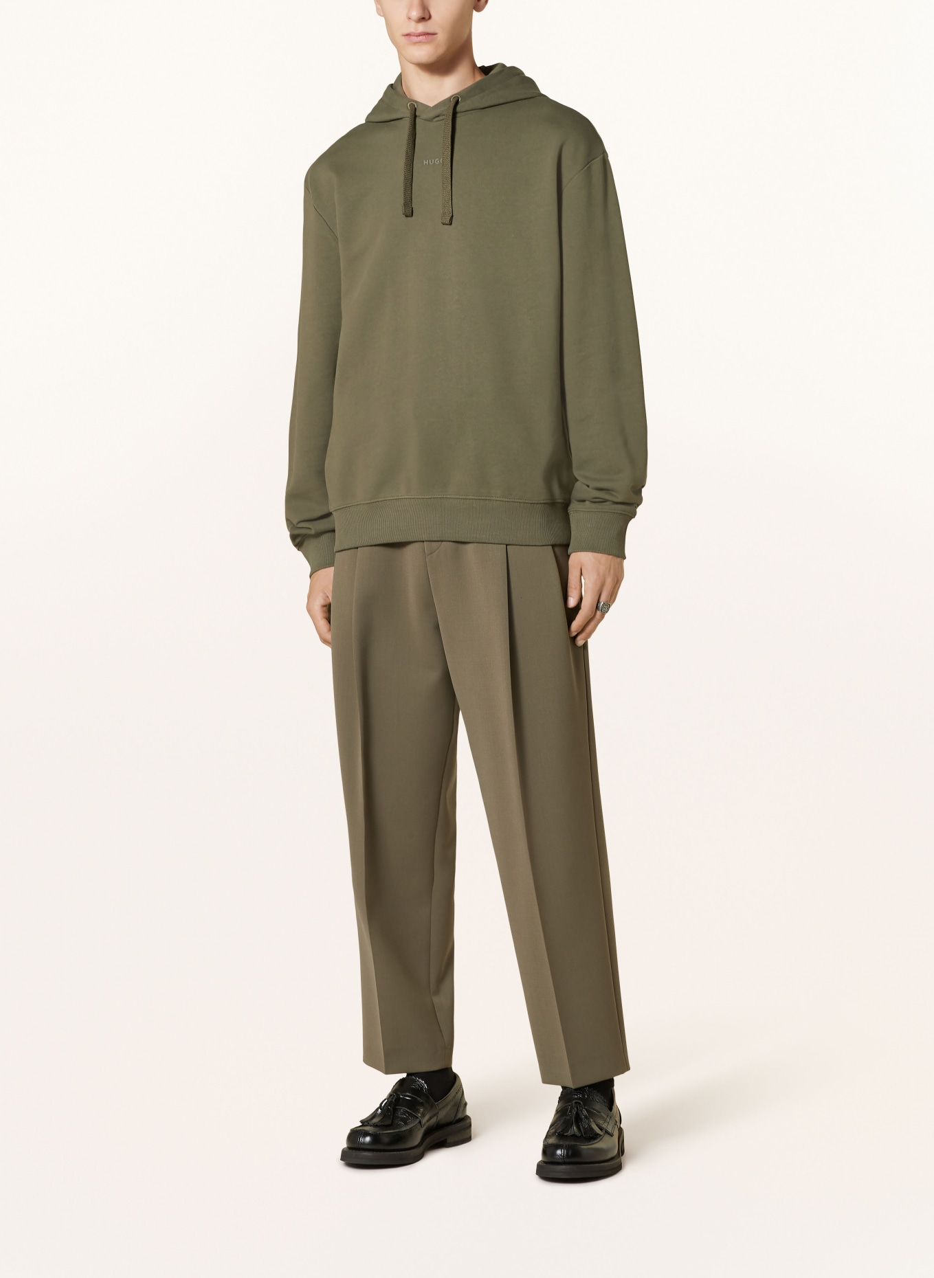 HUGO Mikina s kapucí DAPO: OLIVOVÁ