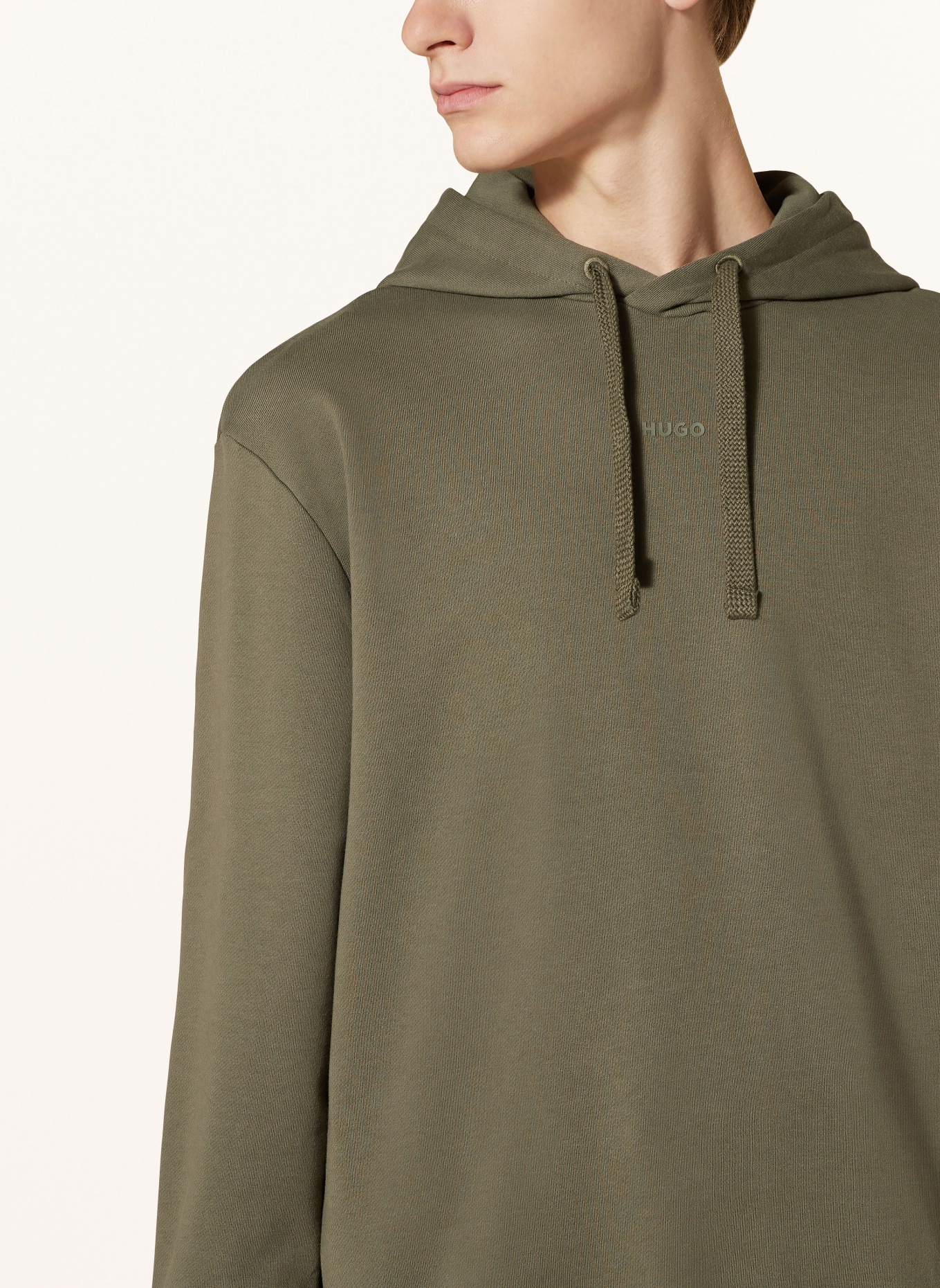 HUGO Mikina s kapucí DAPO: OLIVOVÁ