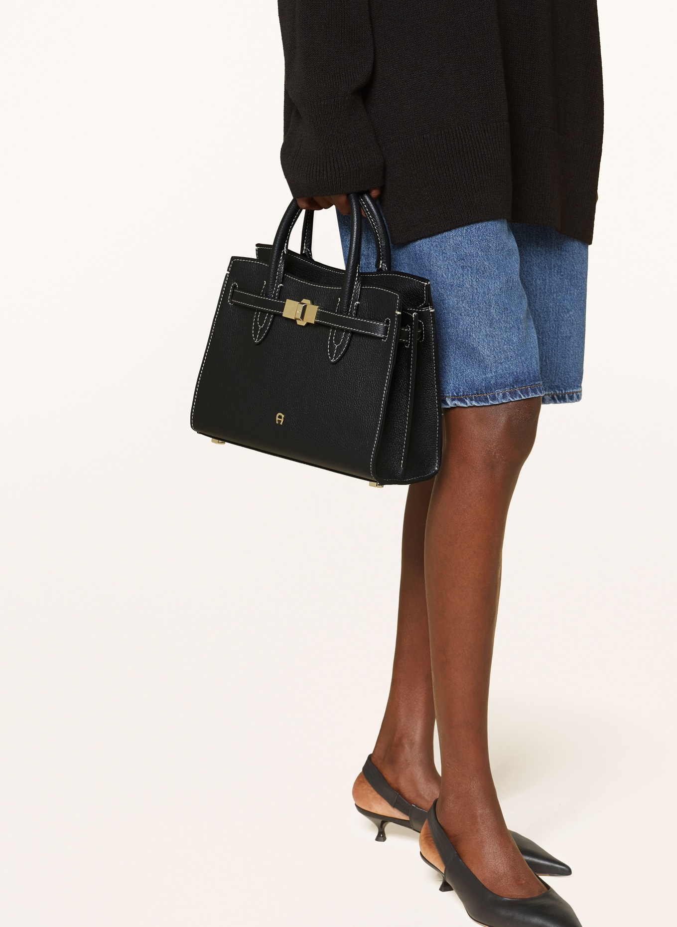 AIGNER Handbag FARAH MEDIUM: BLACK