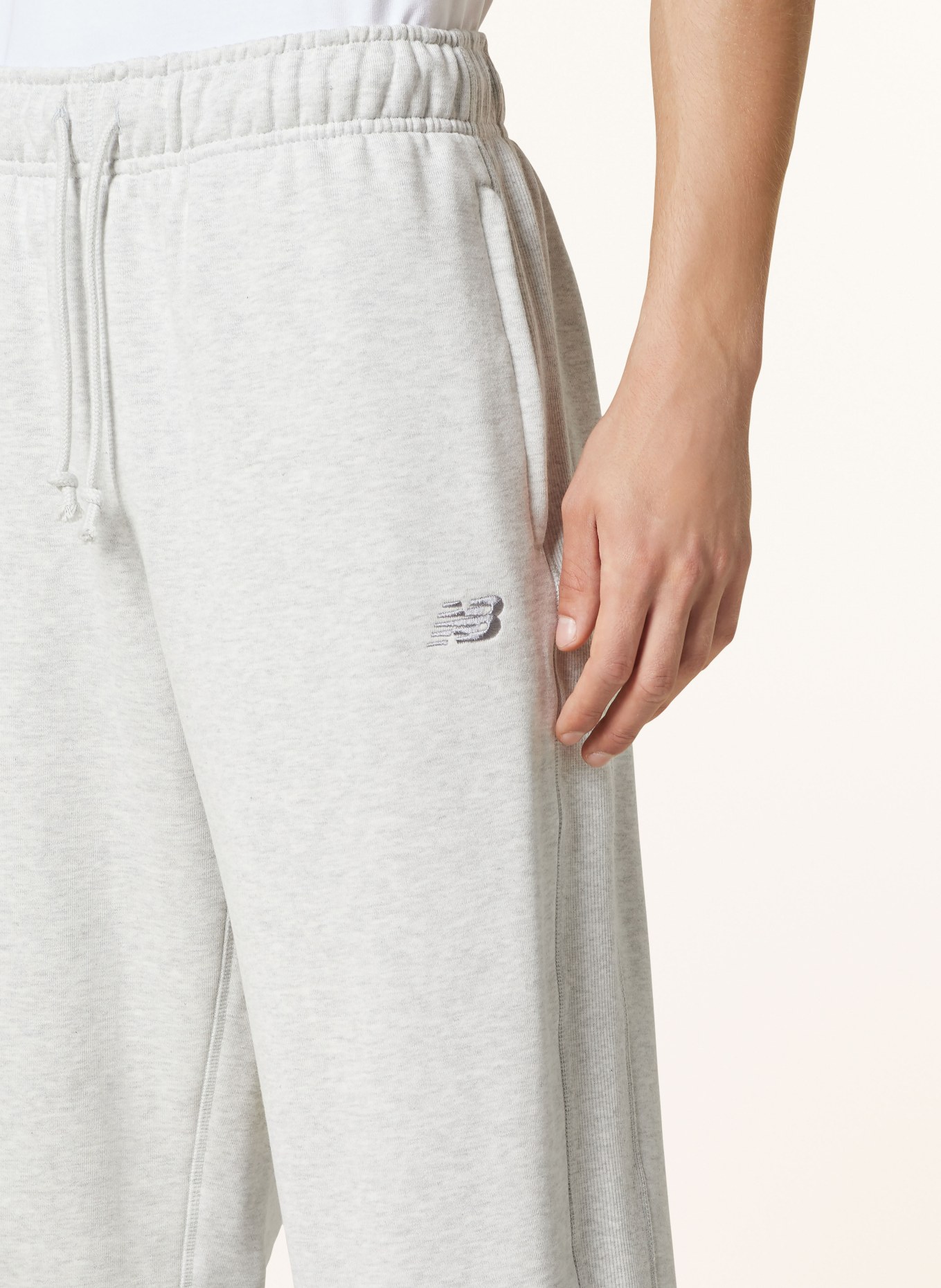 new balance Sweatpants ATHLETICS, Farbe: HELLGRAU (Bild 5)