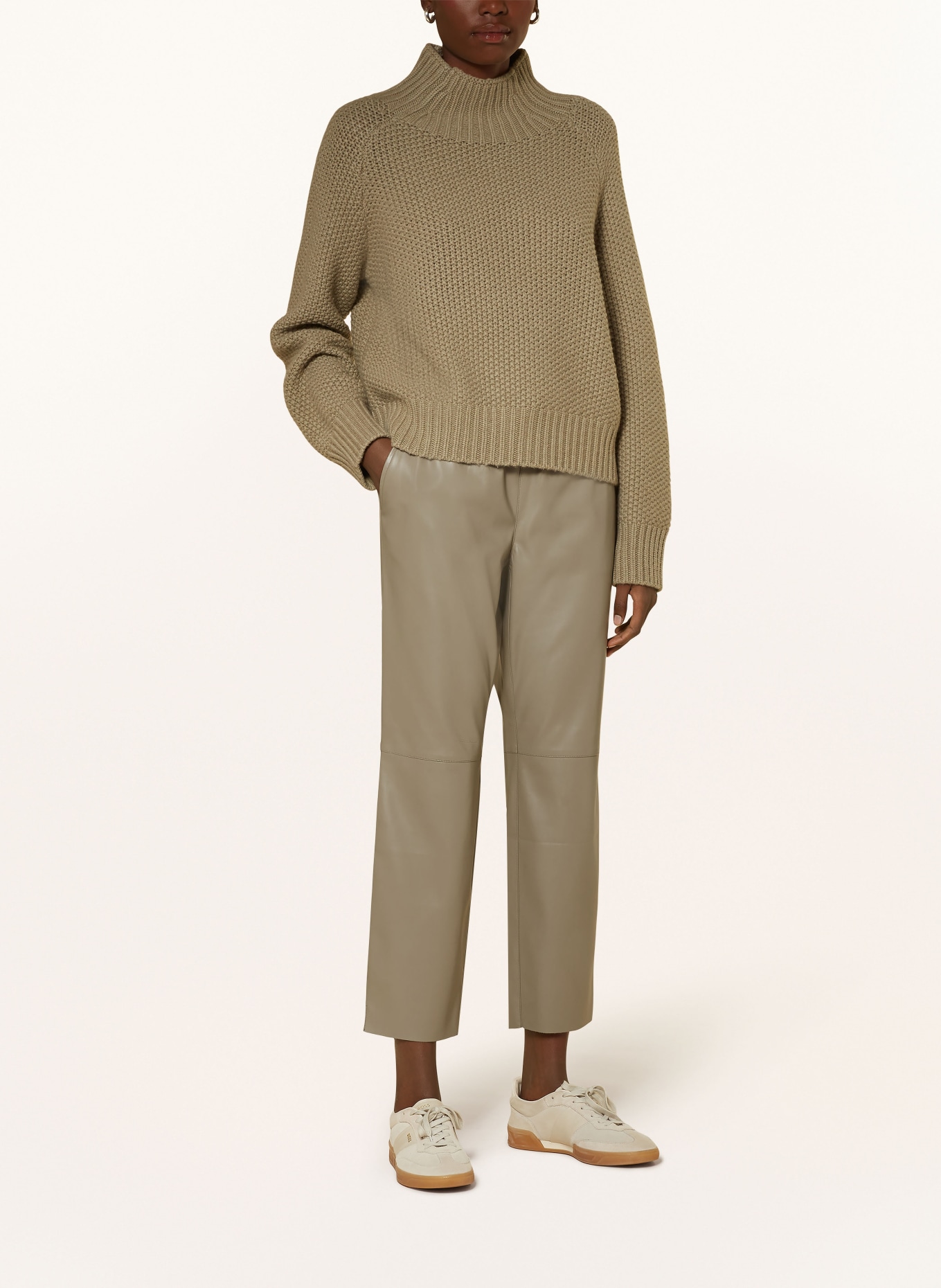 Juvia Hose ROSA in Lederoptik: OLIV