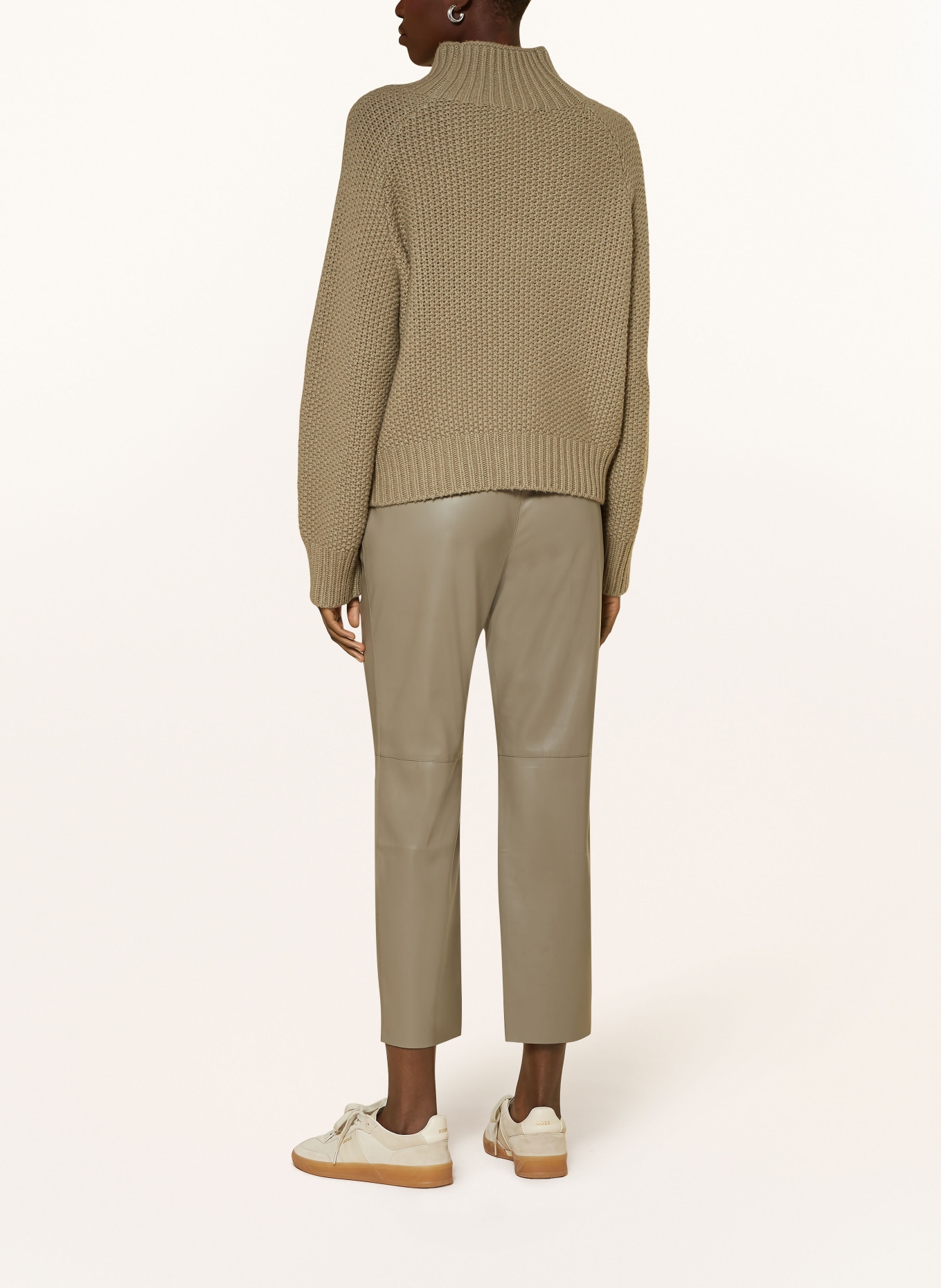 Juvia Hose ROSA in Lederoptik: OLIV