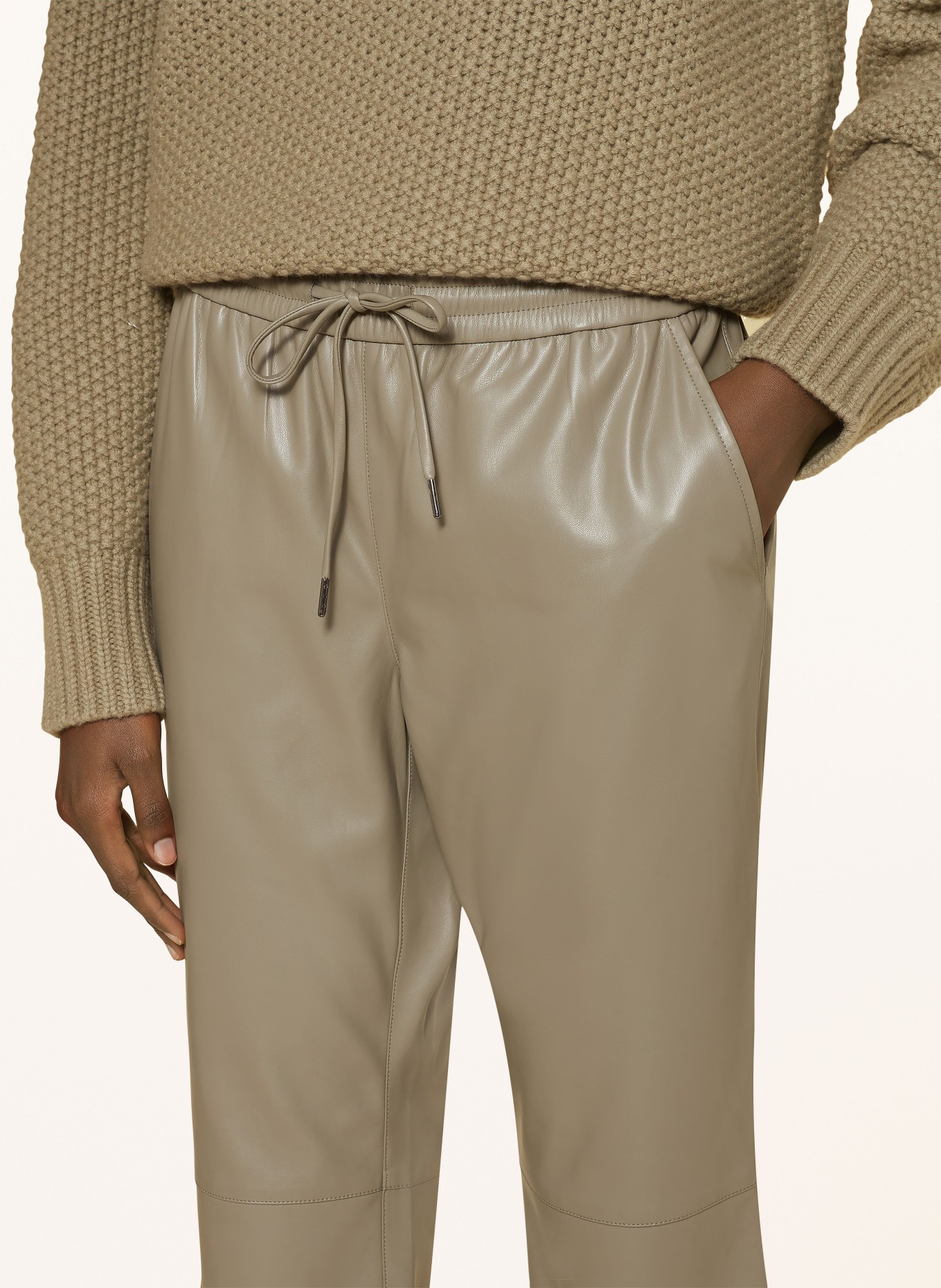 Juvia Hose ROSA in Lederoptik: OLIV