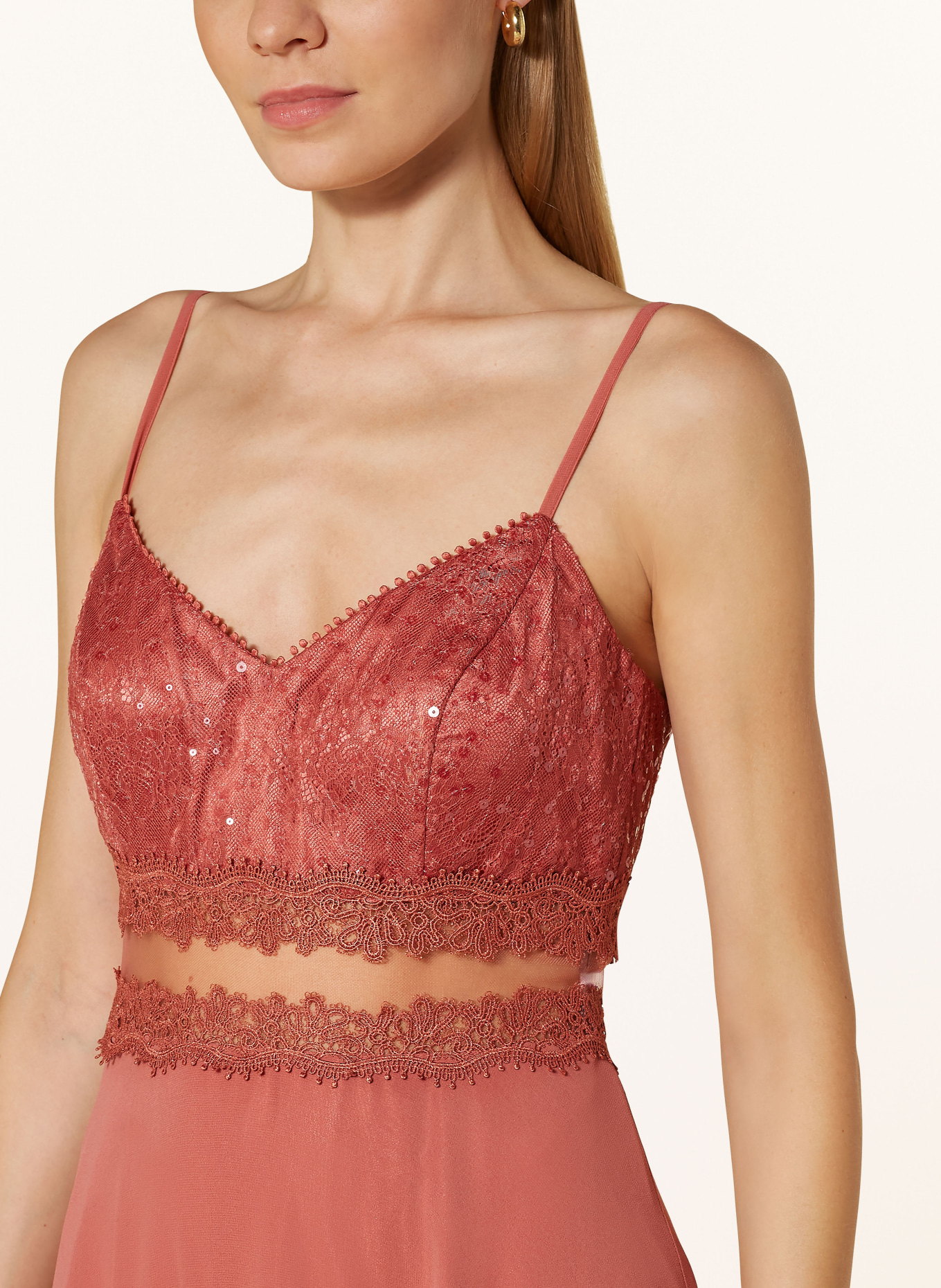 VM Vera Mont Abendkleid mit Spitze und Pailletten: HELLROT