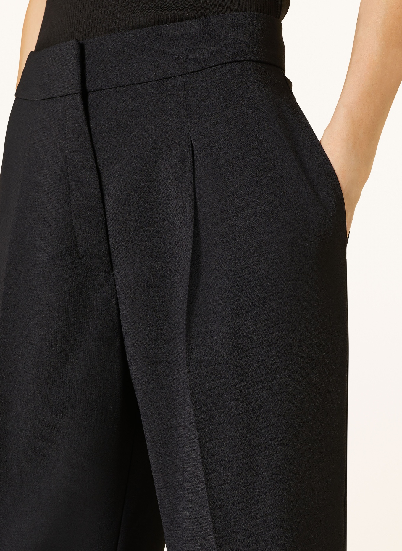 HUGO Spodnie marlena HAMAIA: CZARNY