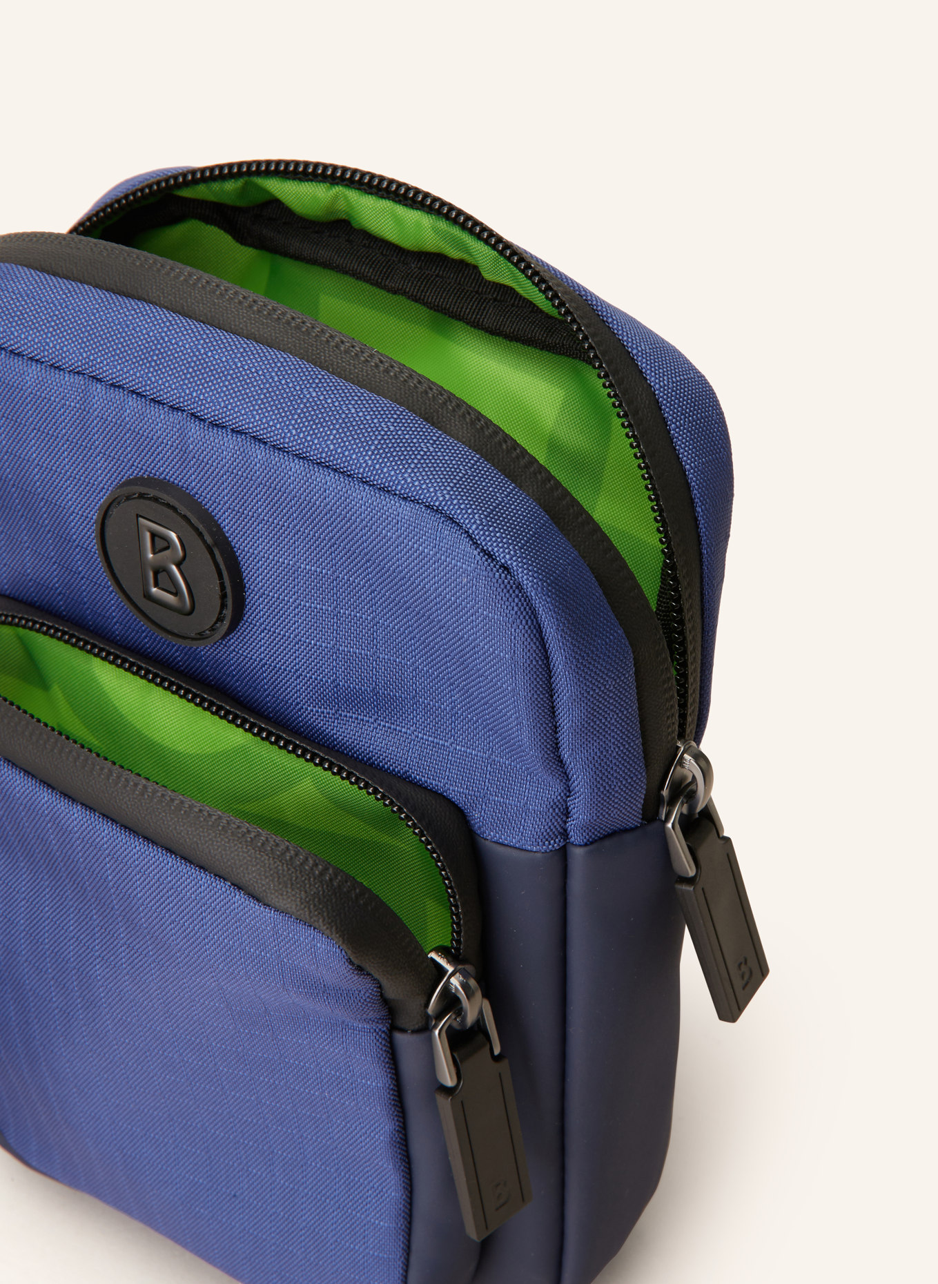 BOGNER Umhängetasche TIGNES JACOB: BLAU / DUNKELBLAU