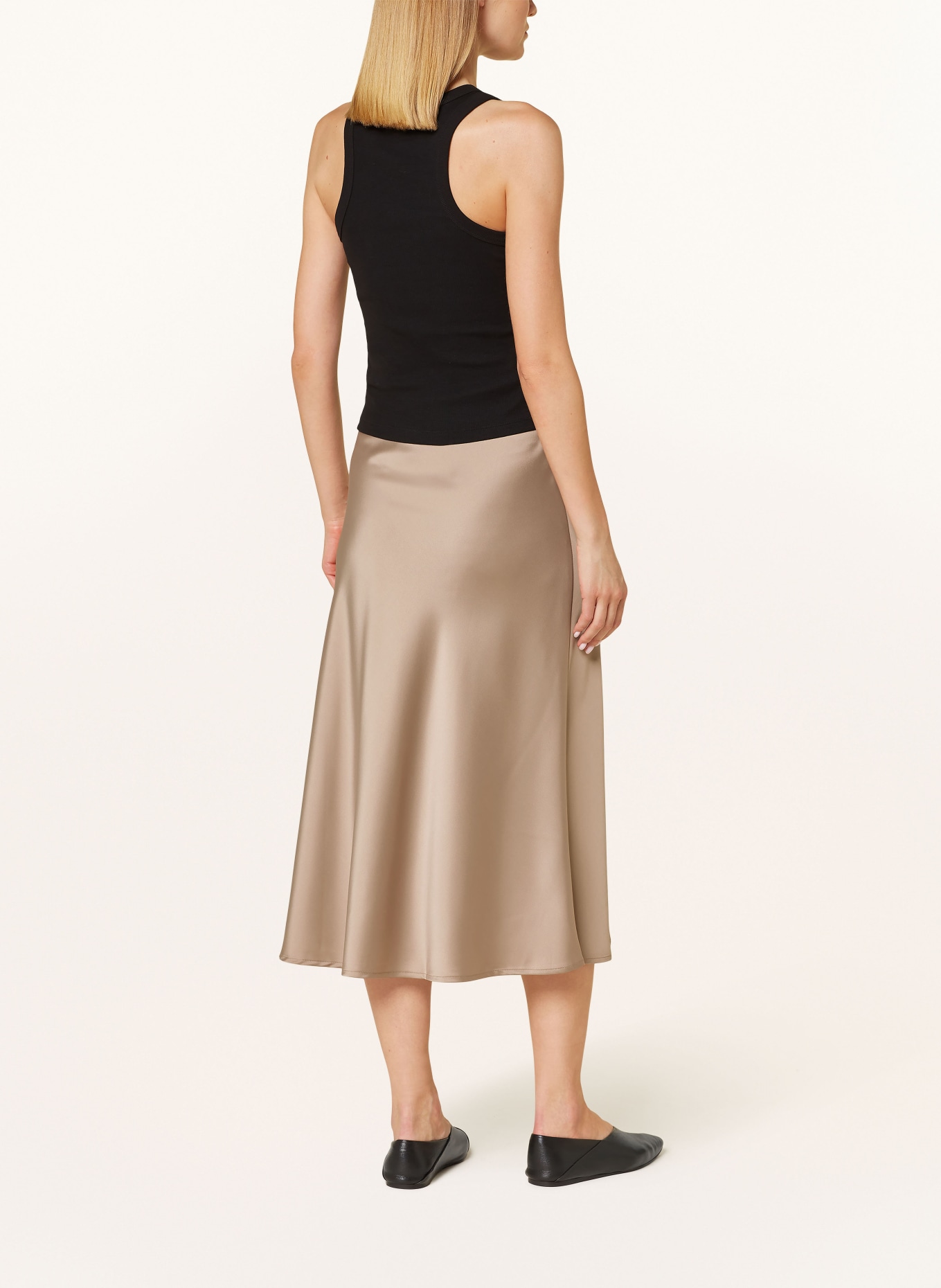 Y.A.S. Satin skirt: LIGHT BROWN