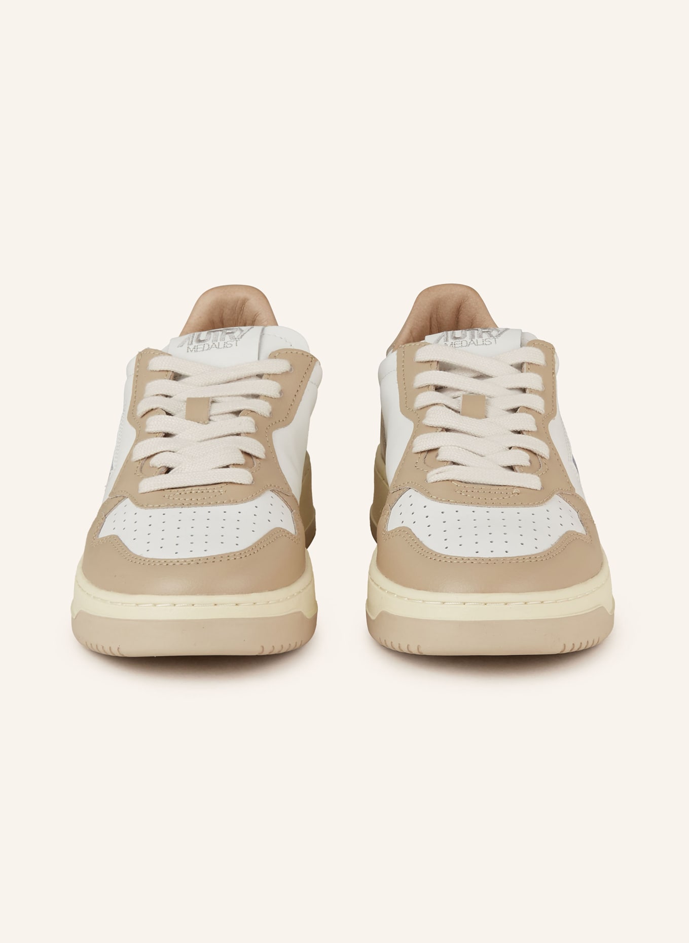 AUTRY MEDALIST LOW WB sneaker, Color: WHITE/ BEIGE (Image 3)