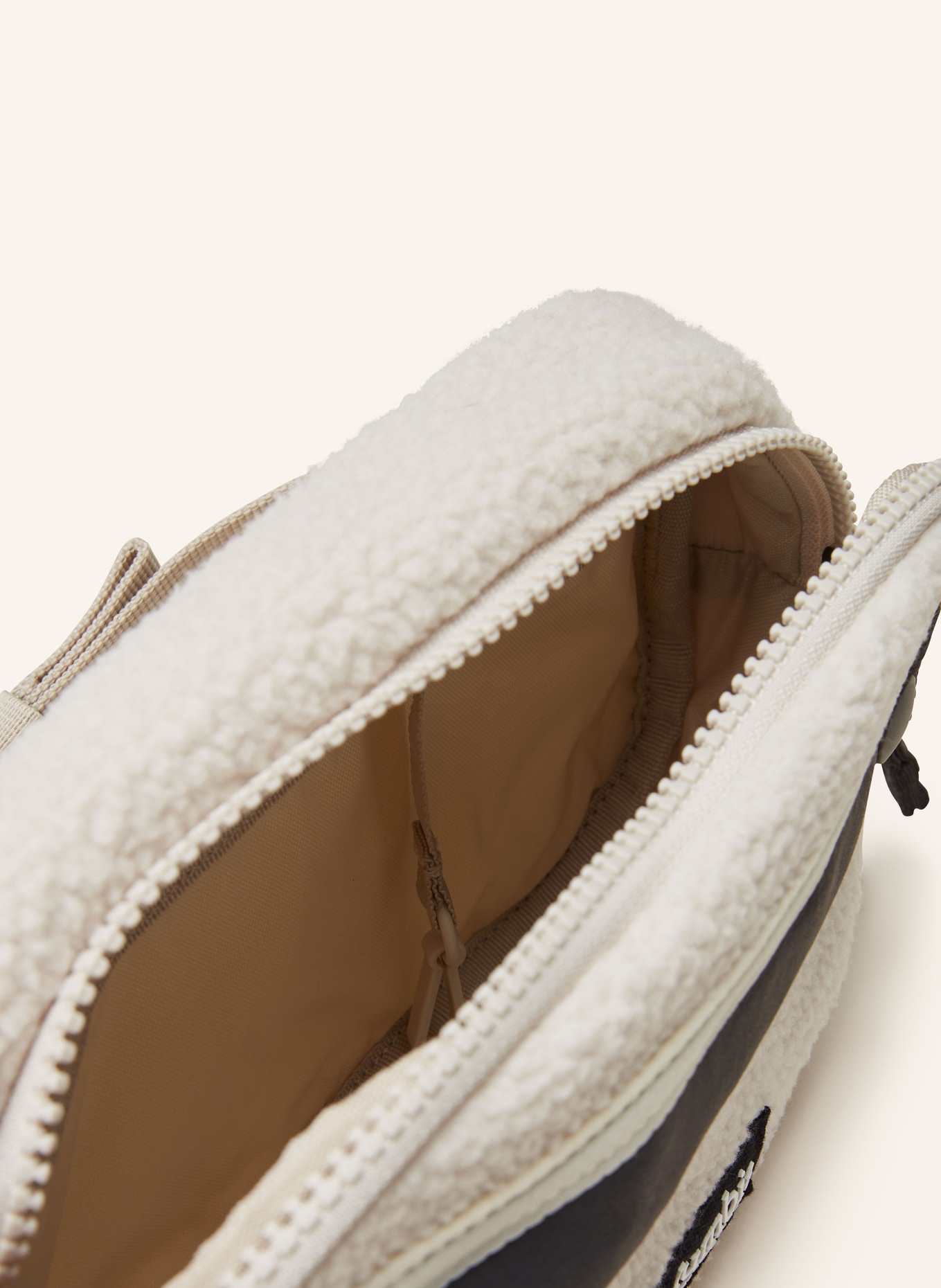 Columbia Waist bag with teddy: CREAM