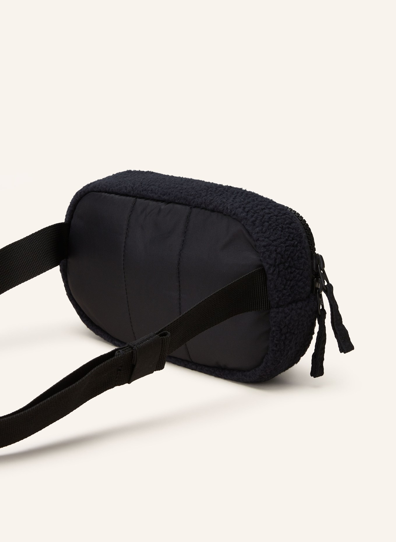 Columbia Gürteltasche mit Teddyfell: SCHWARZ