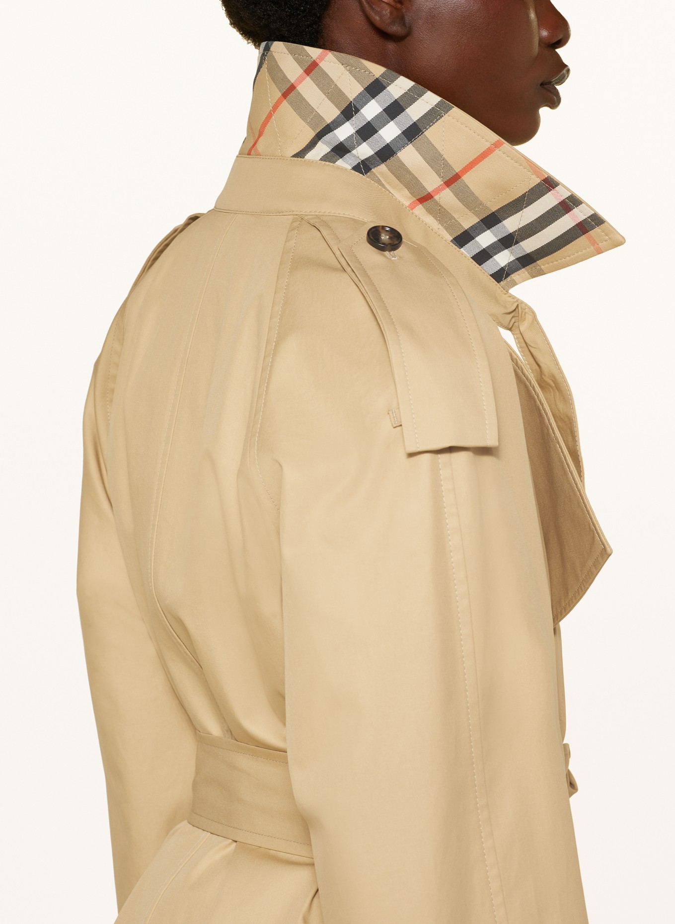 BURBERRY Trench coat