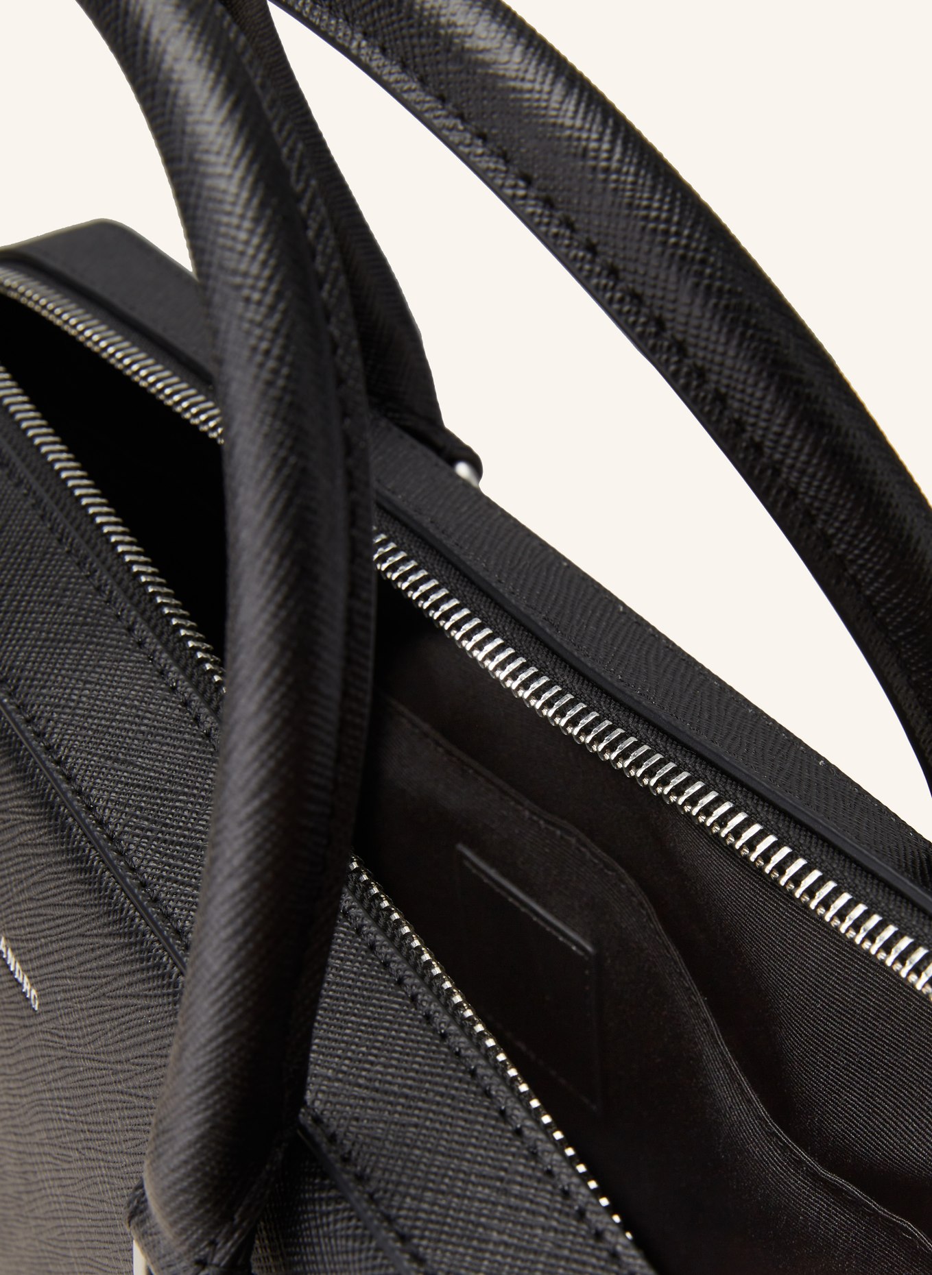 SANDRO Laptop-Tasche: SCHWARZ