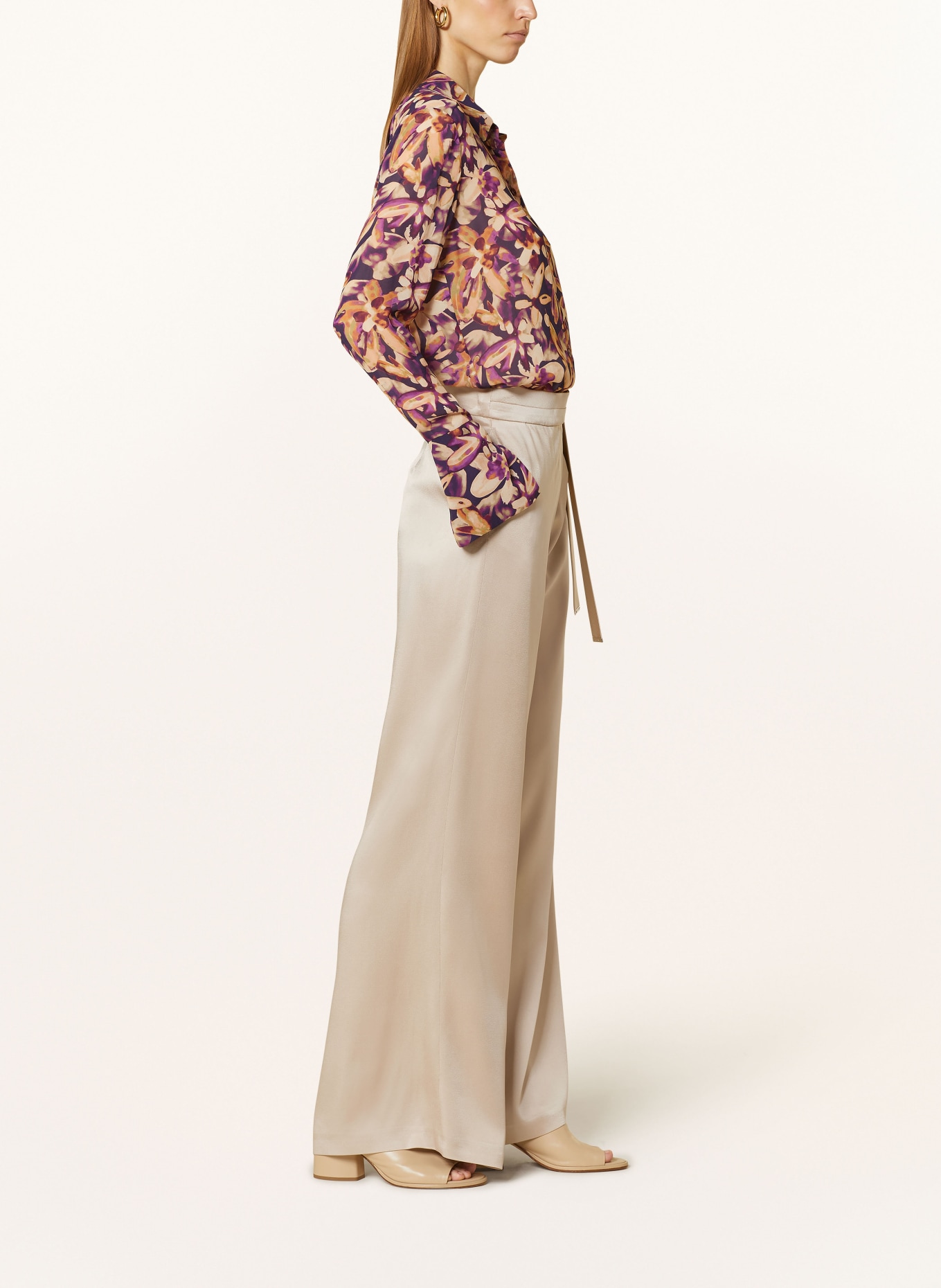 HERNO Wide leg trousers in satin, Color: BEIGE (Image 4)