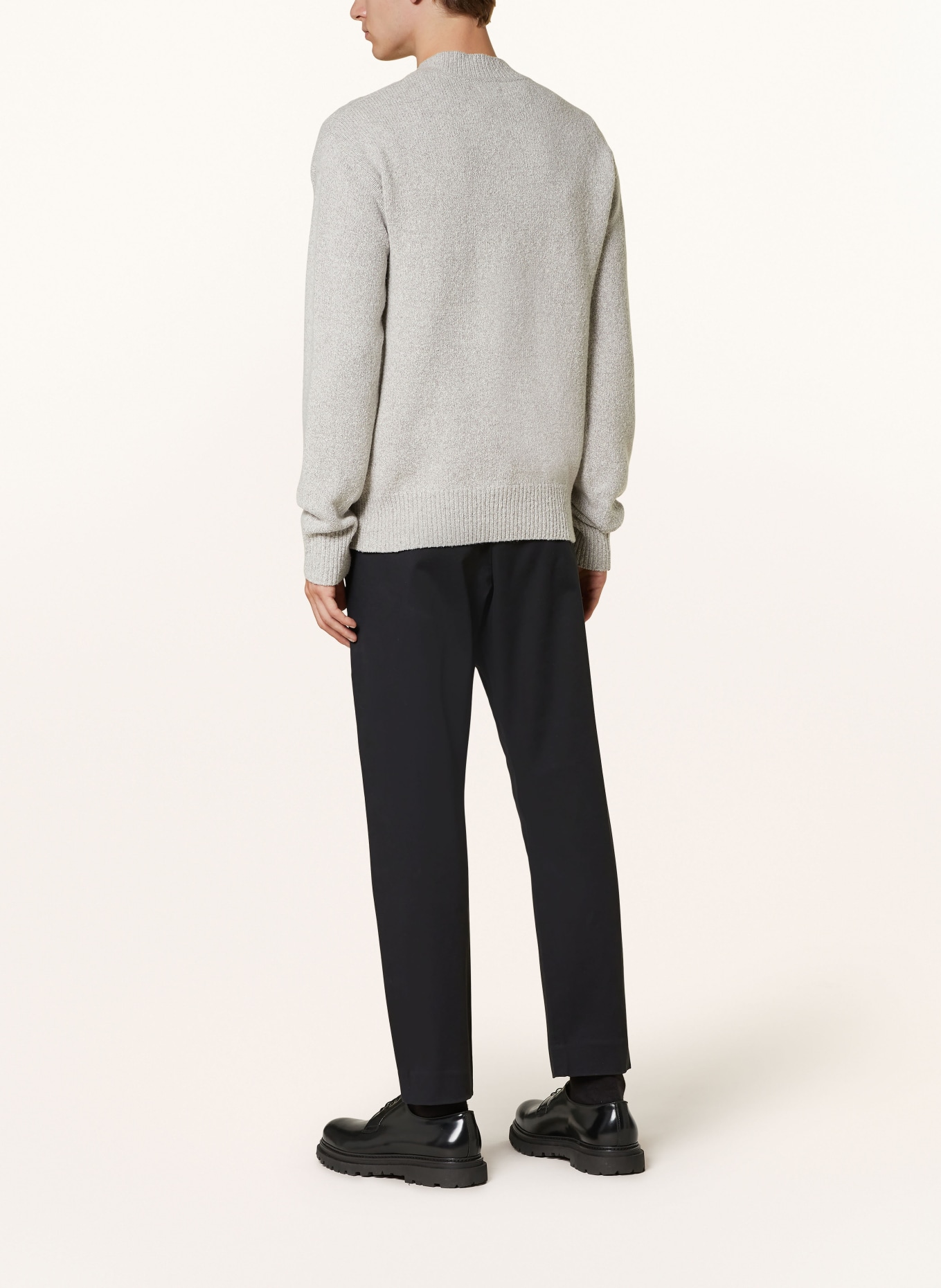 PAUL Chino taps toelopende pasvorm: ZWART